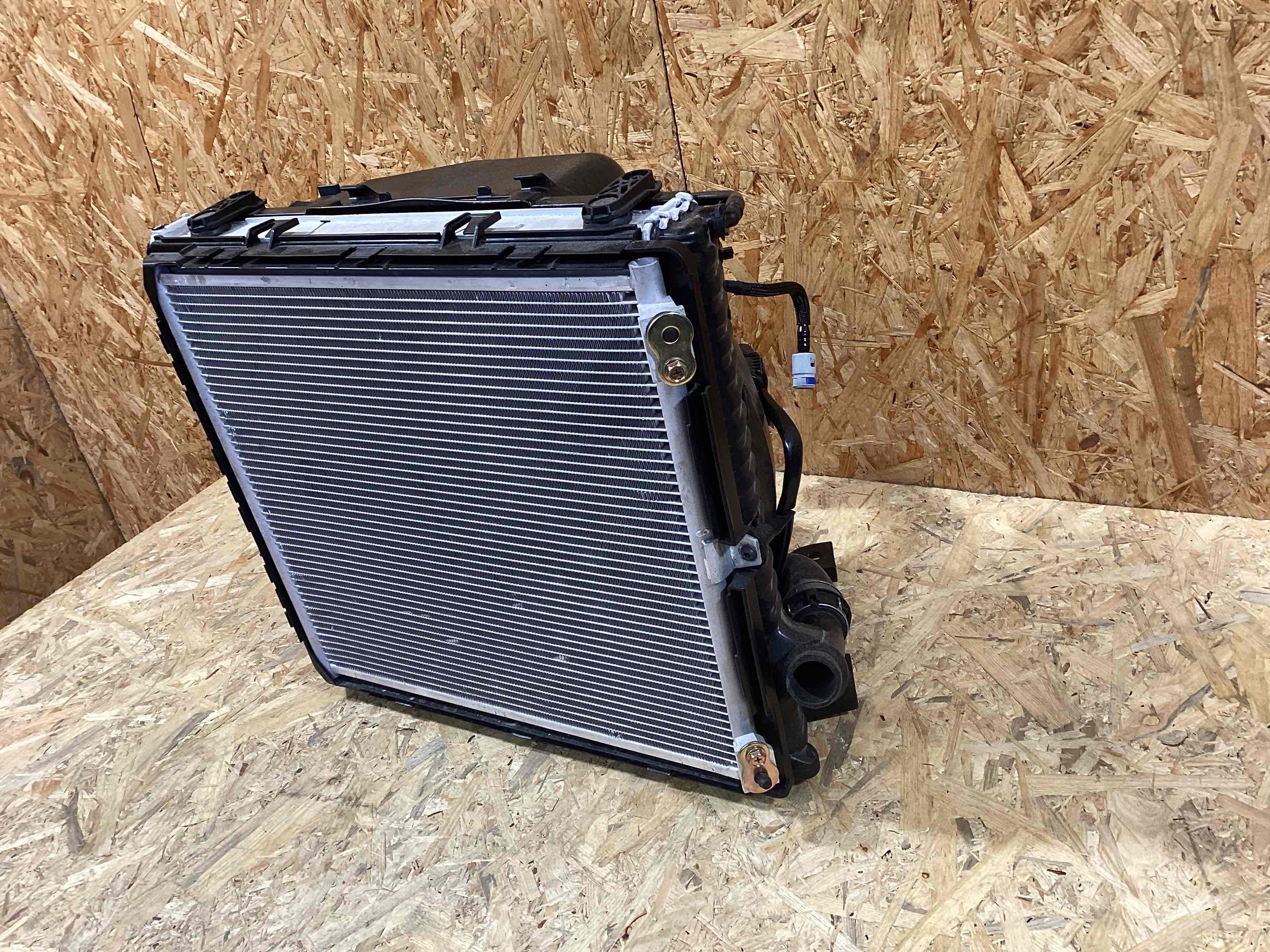 Кассета радиаторов Porsche 911 150426-124