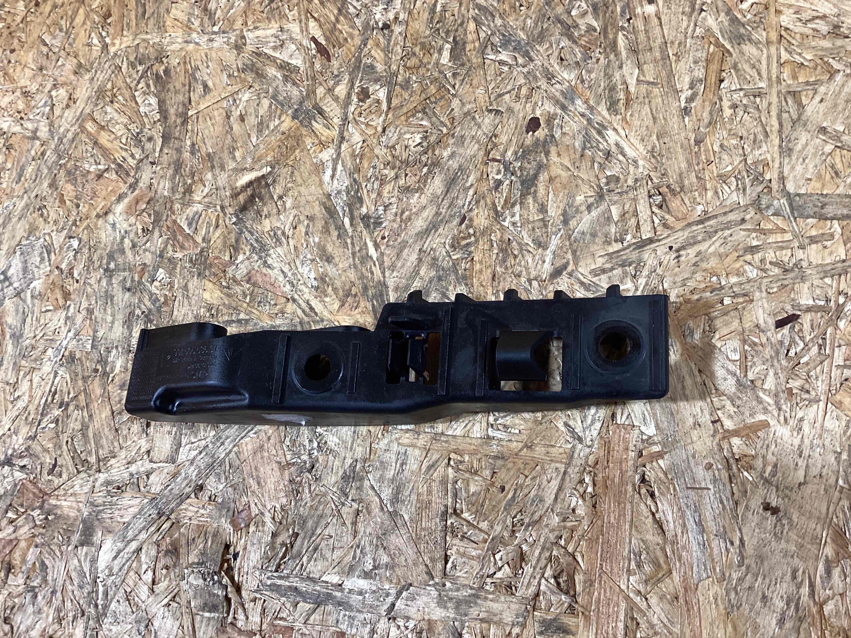 Крепление крыла Porsche 911 151025-103