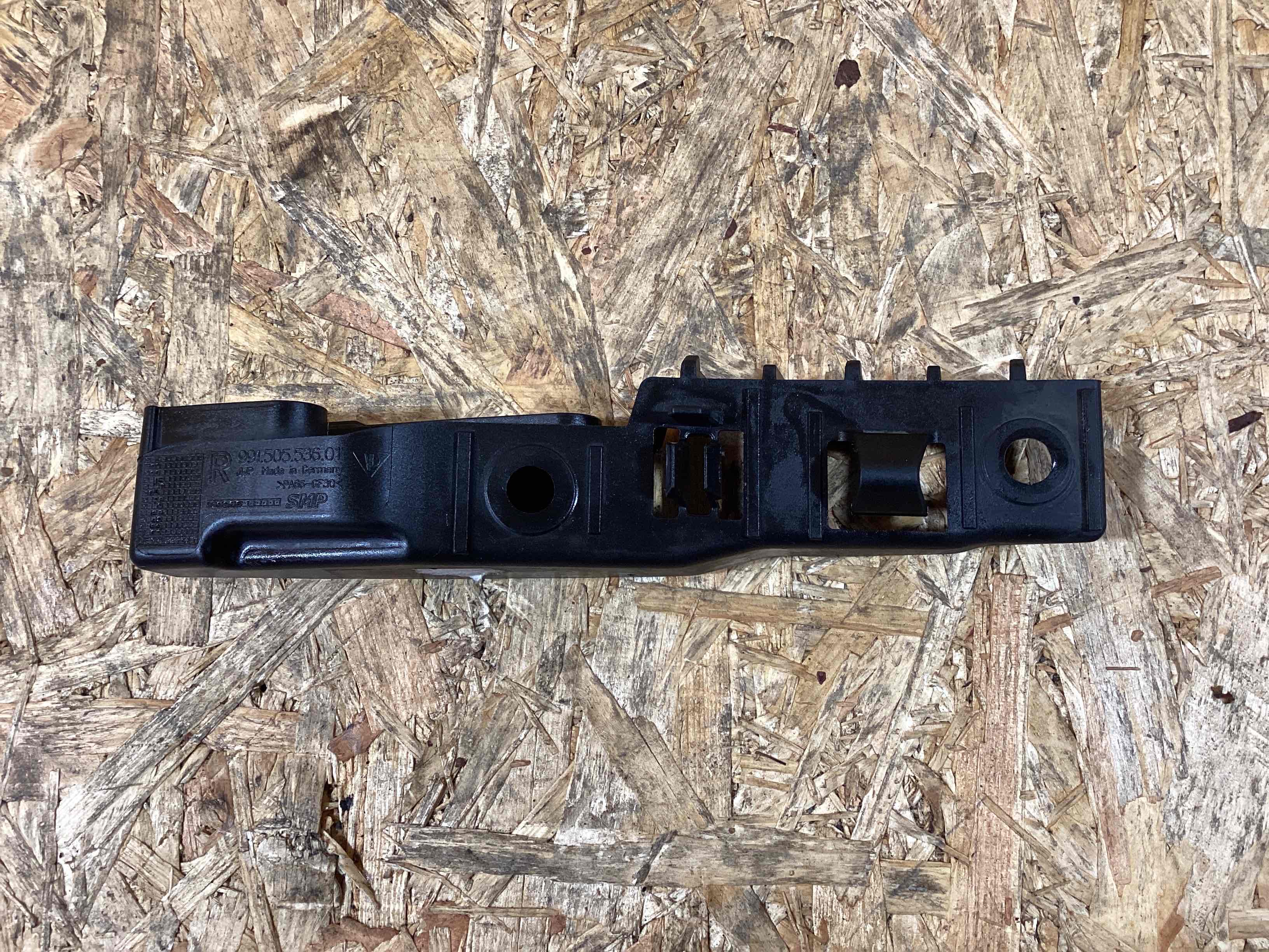 Крепление крыла Porsche 911 151025-103