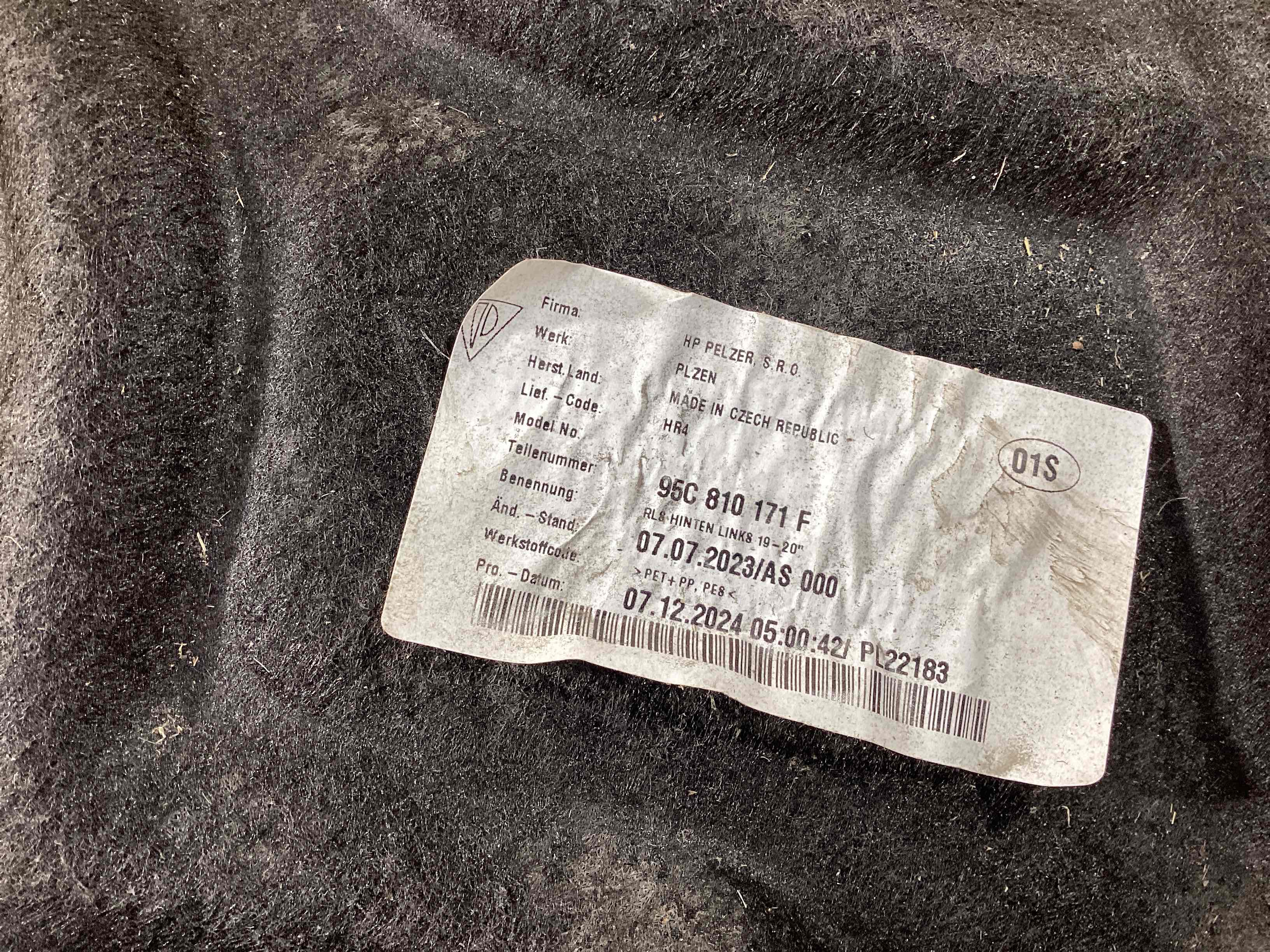 Защита арок задняя левая (подкрылок) Porsche Macan 151225-101