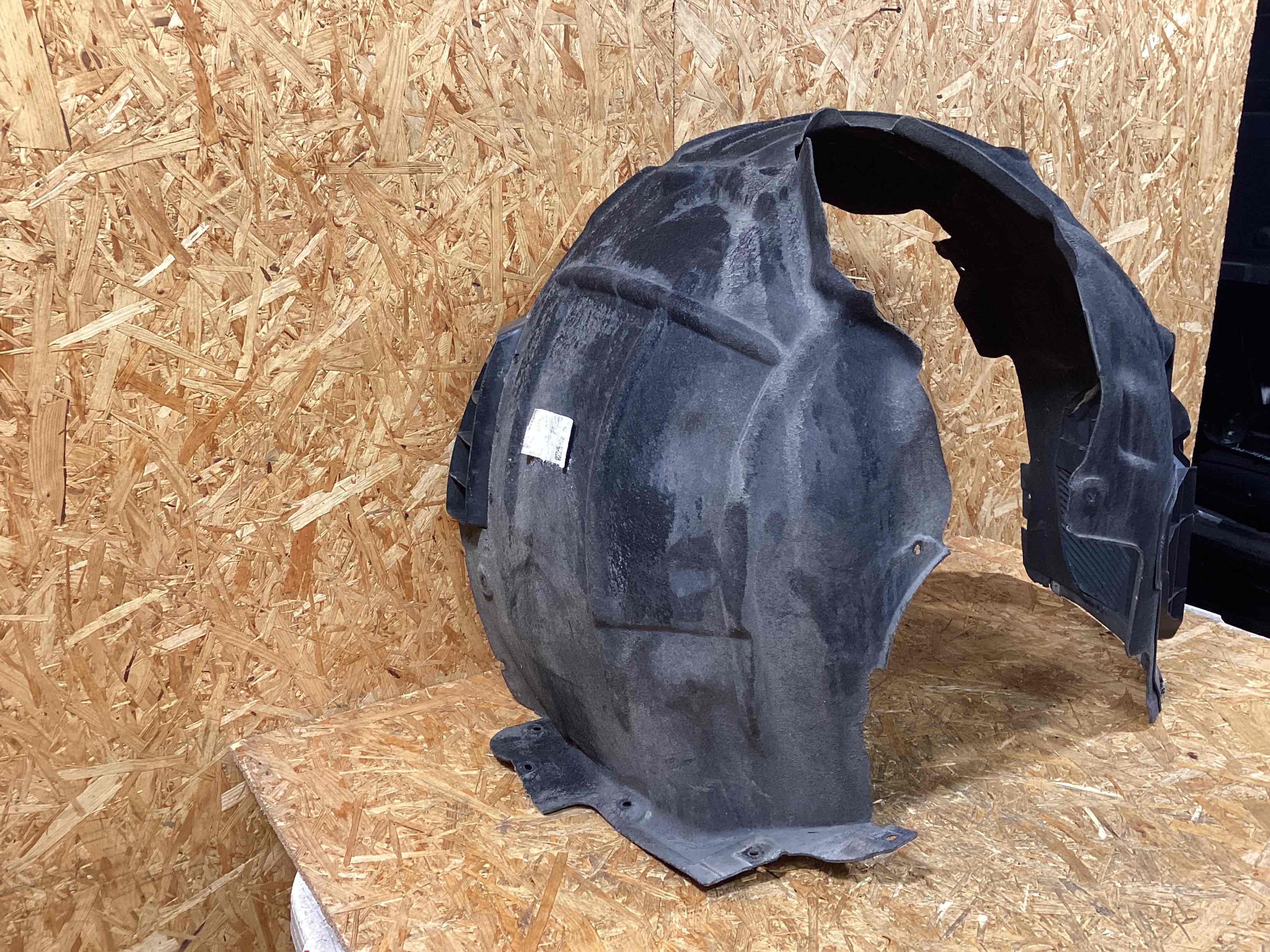 Защита арок передняя левая (подкрылок) Porsche Taycan 151225-104