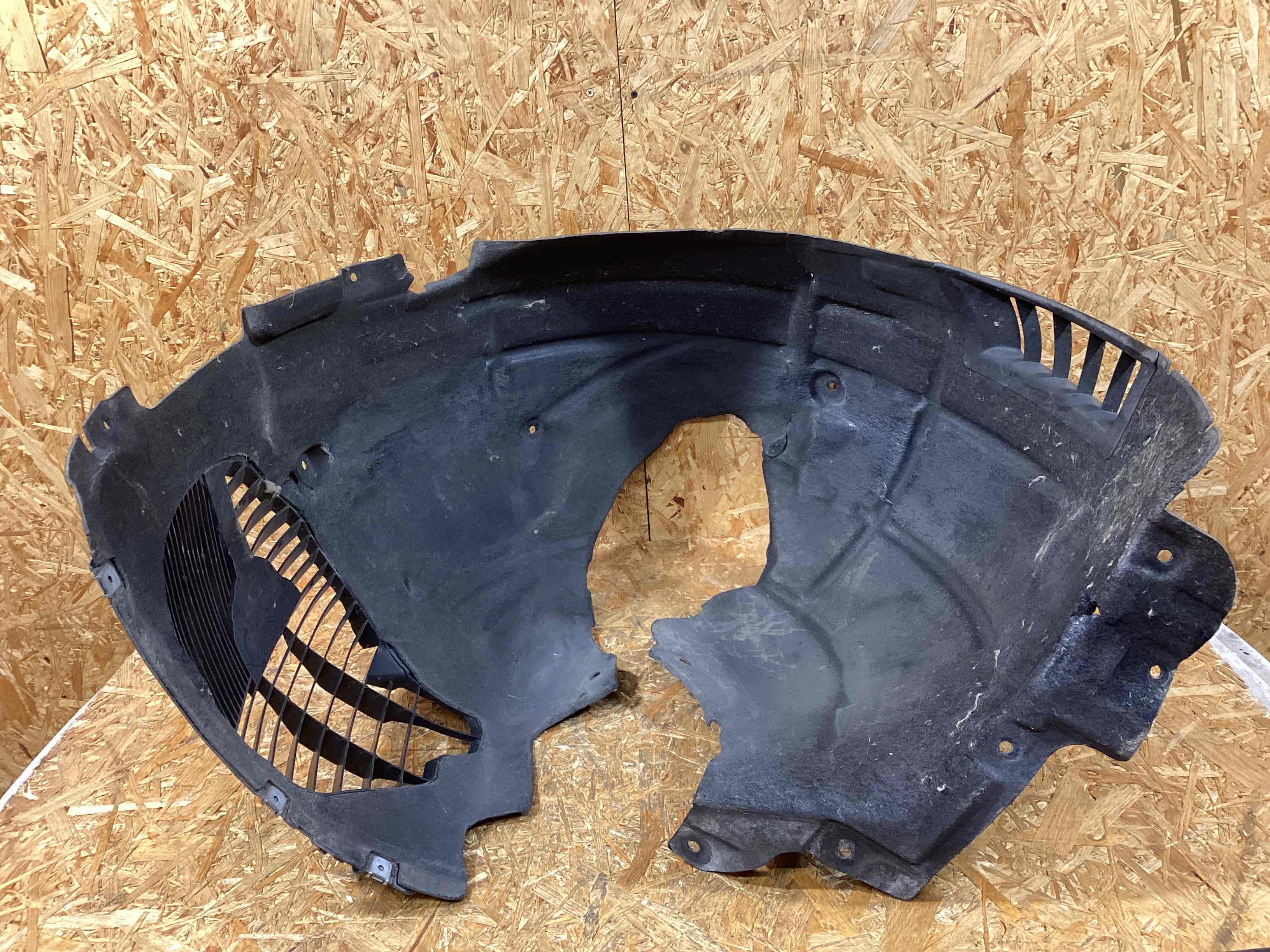 Защита арок передняя левая (подкрылок) Porsche Taycan 151225-104