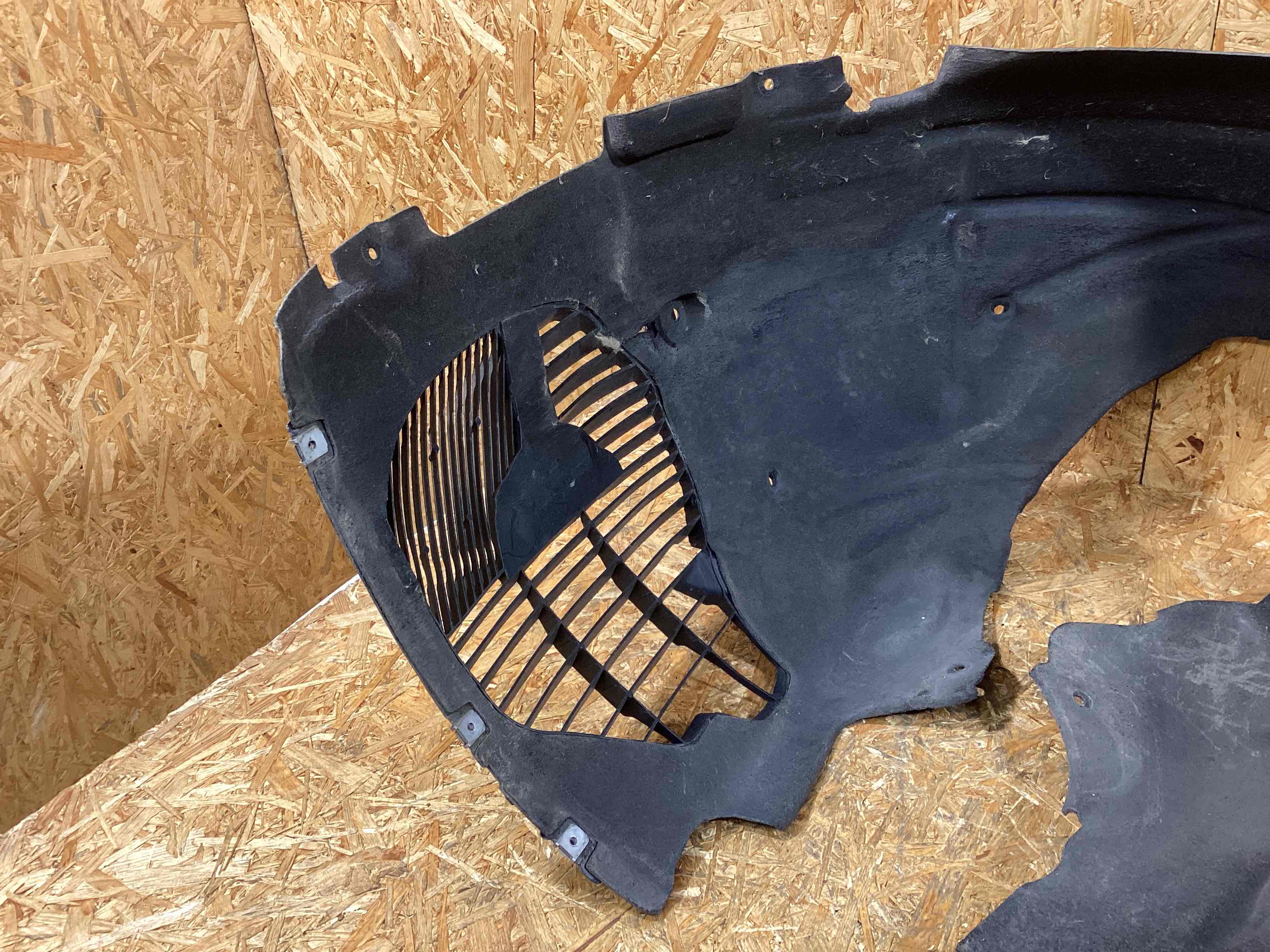 Защита арок передняя левая (подкрылок) Porsche Taycan 151225-104