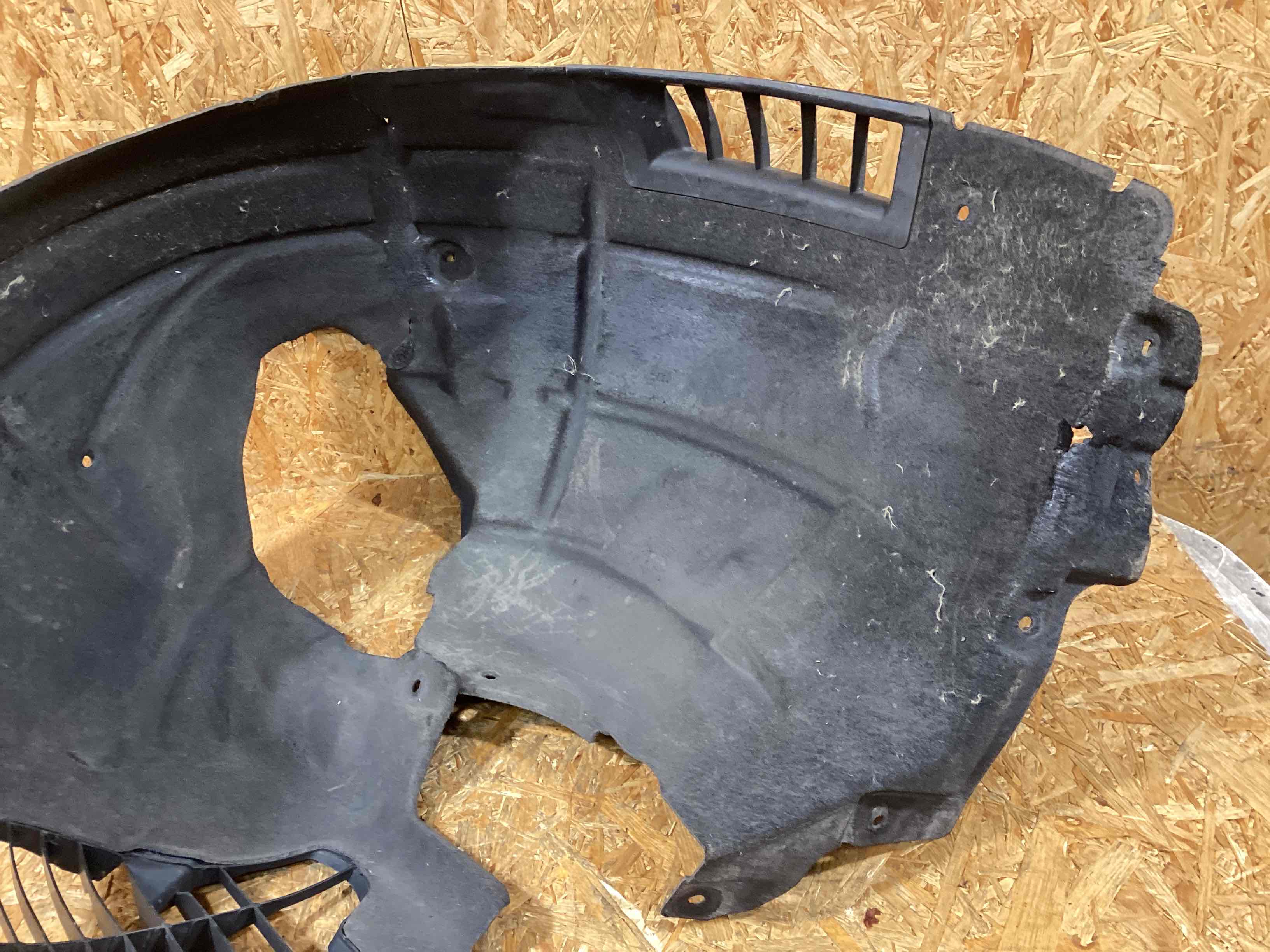 Защита арок передняя левая (подкрылок) Porsche Taycan 151225-104