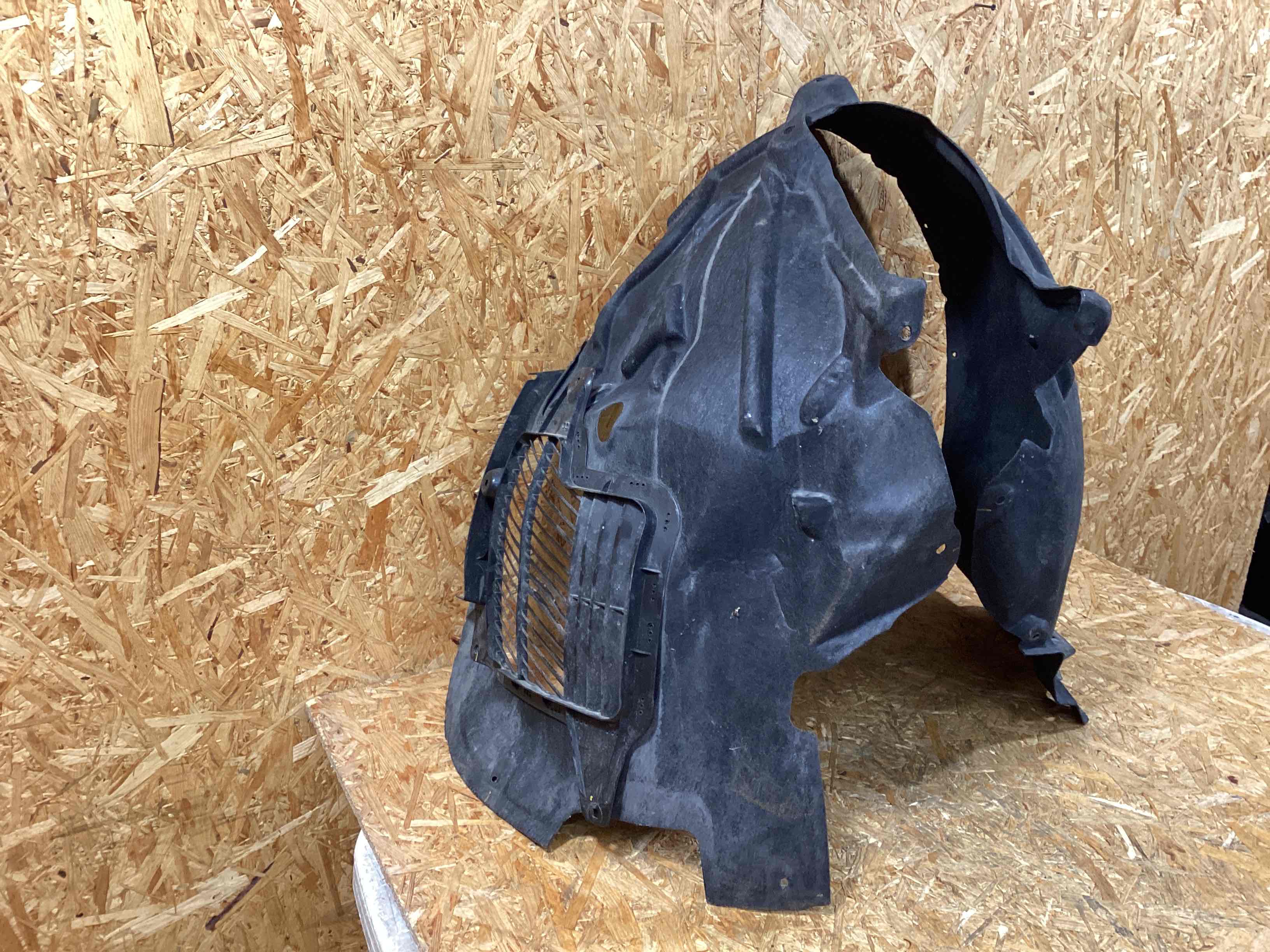 Защита арок передняя правая (подкрылок) Porsche Cayenne 151225-105