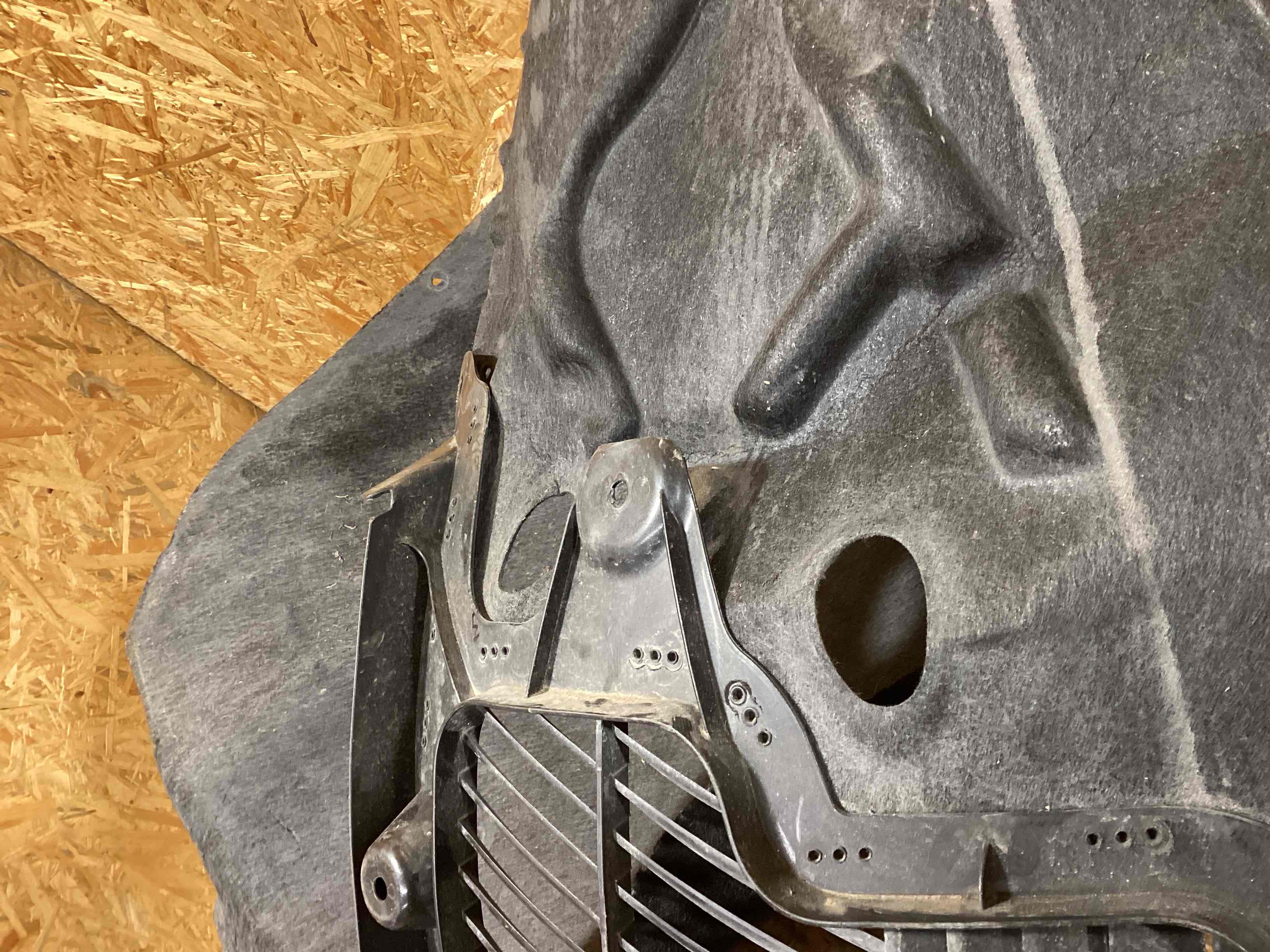 Защита арок передняя правая (подкрылок) Porsche Cayenne 151225-105