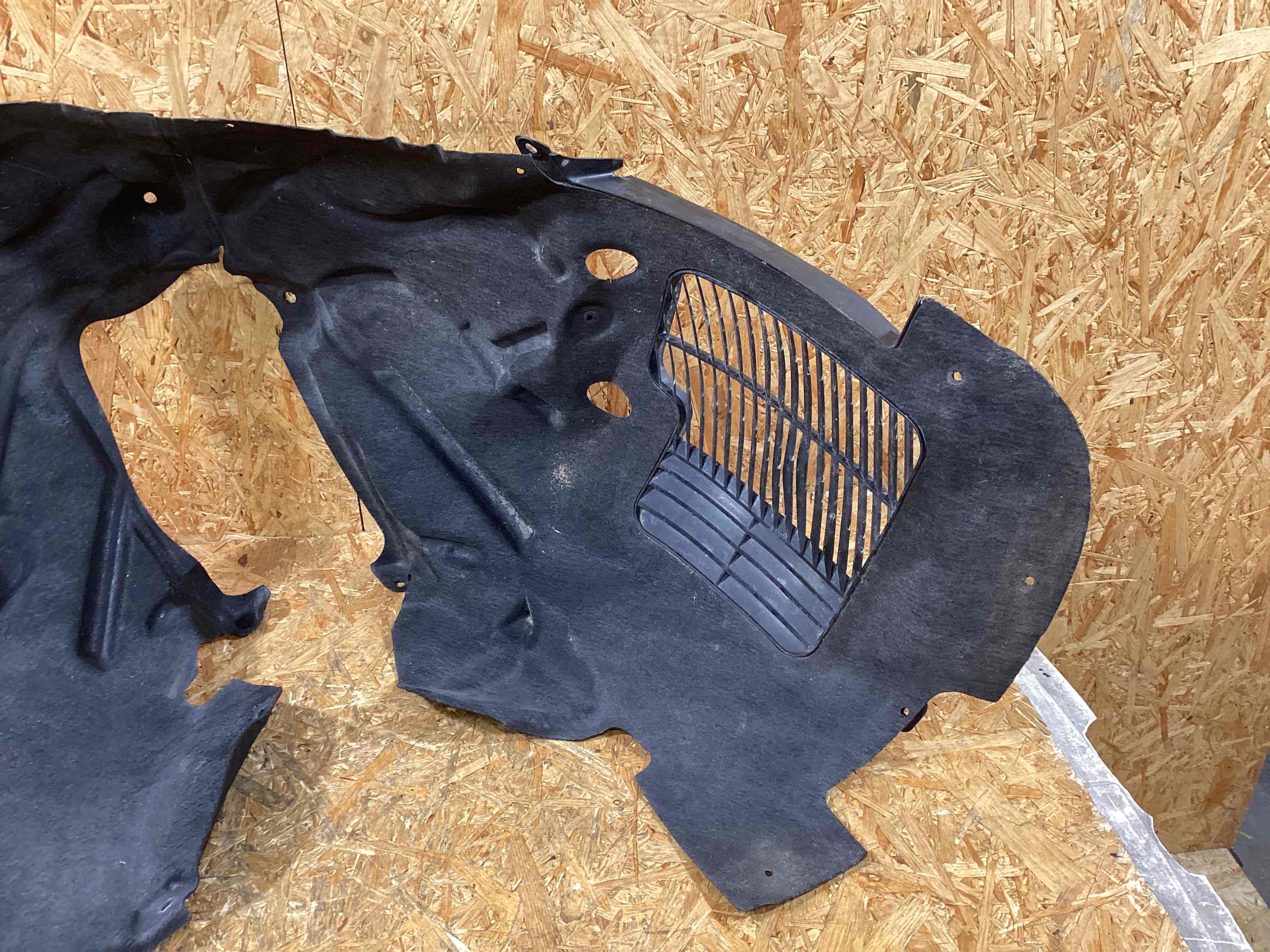 Защита арок передняя правая (подкрылок) Porsche Cayenne 151225-105