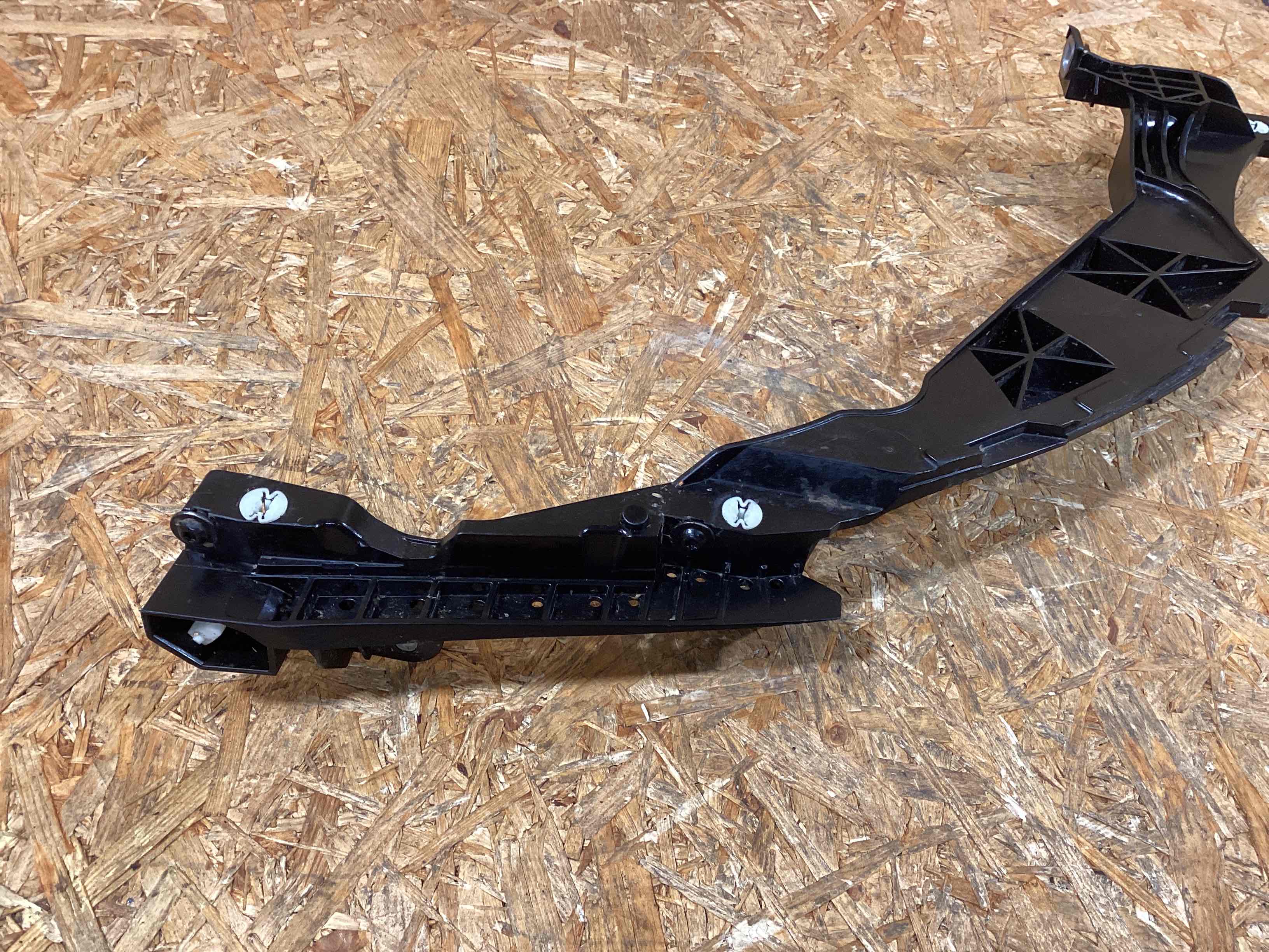 Крепление фары Porsche Macan 151225-109