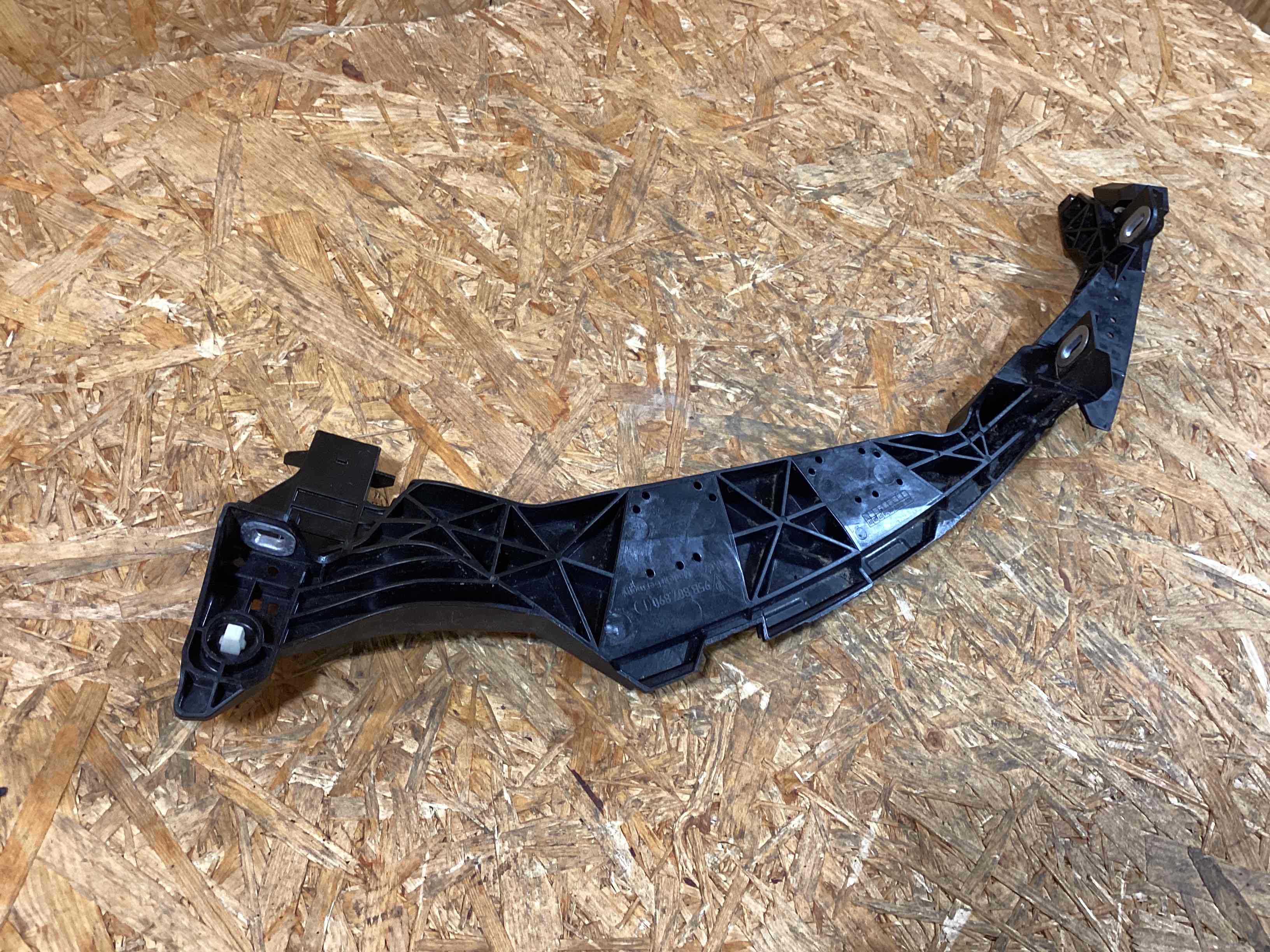 Крепление фары Porsche Macan 151225-109