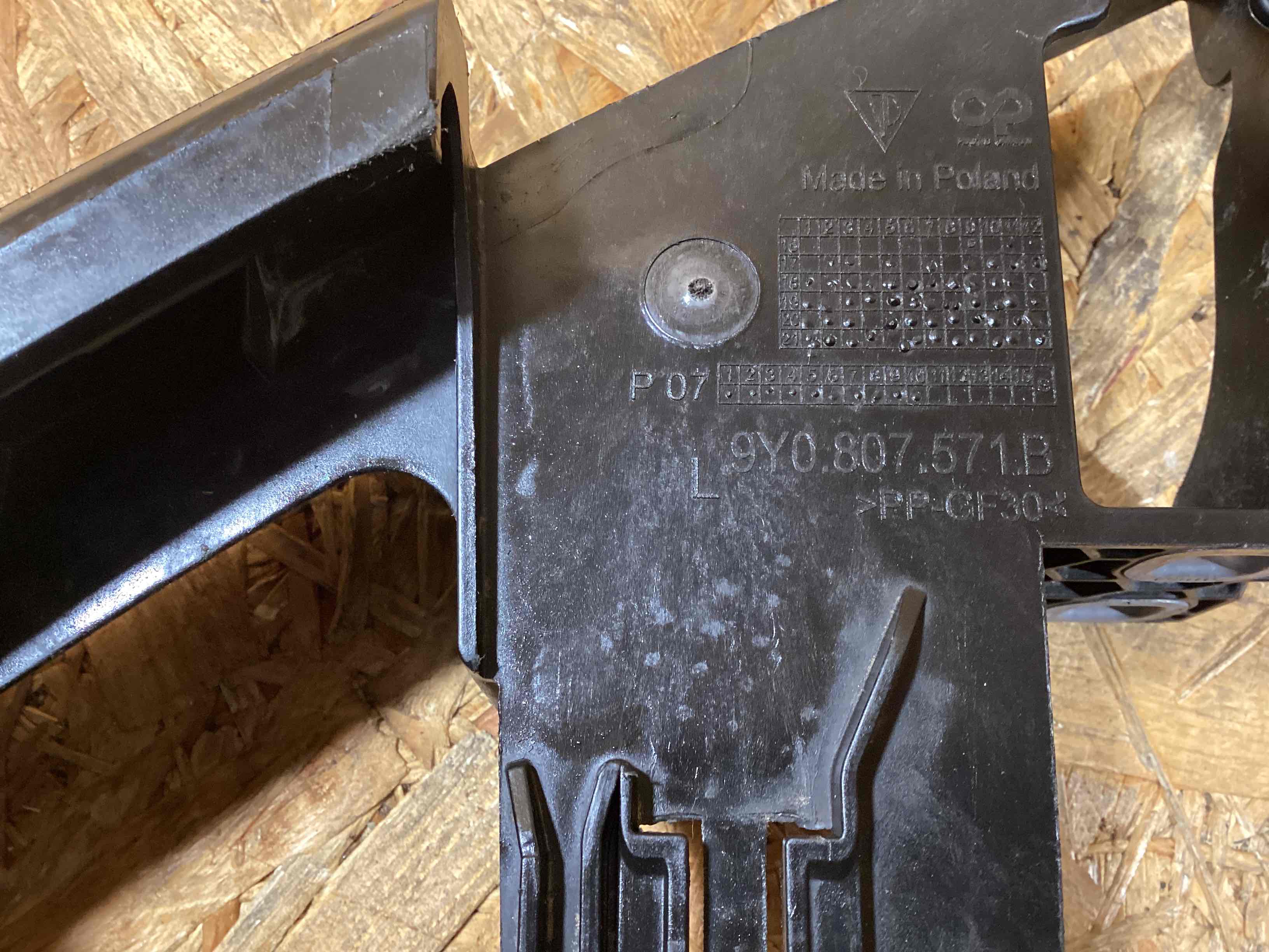 Крепление фары Porsche Cayenne 151225-110