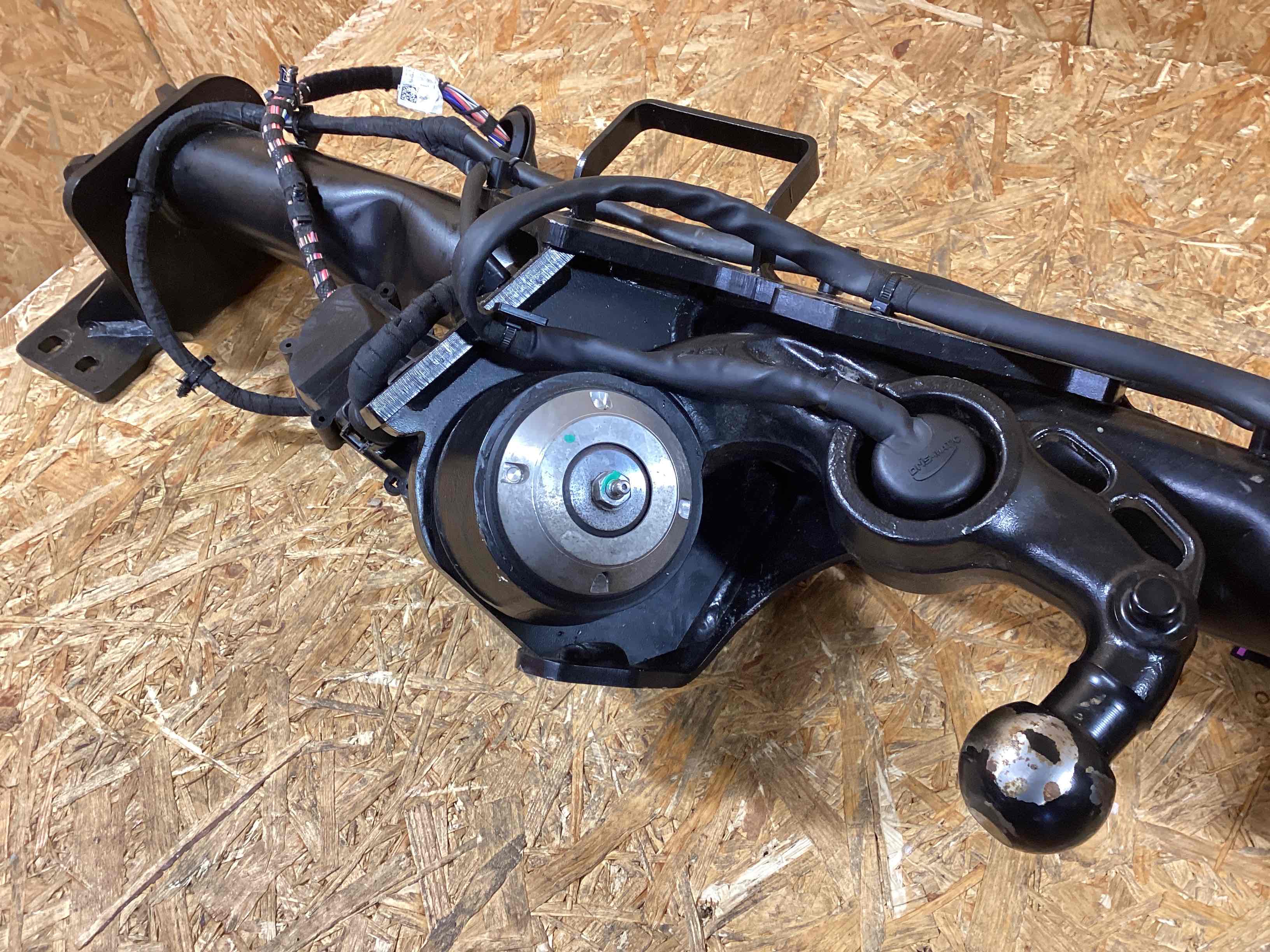 Прицепное устройство (фаркоп) Porsche Macan 160126-101