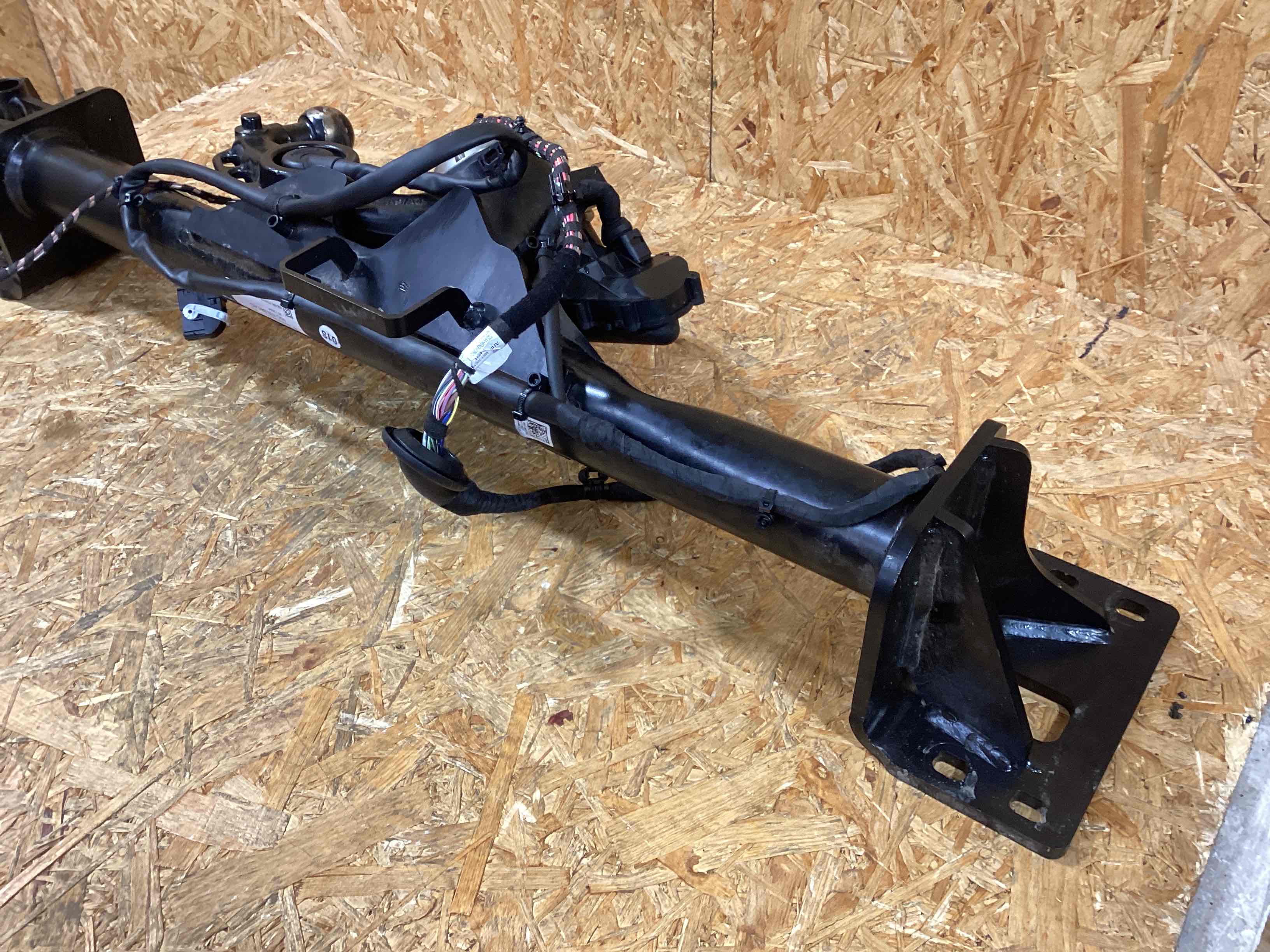 Прицепное устройство (фаркоп) Porsche Macan 160126-101