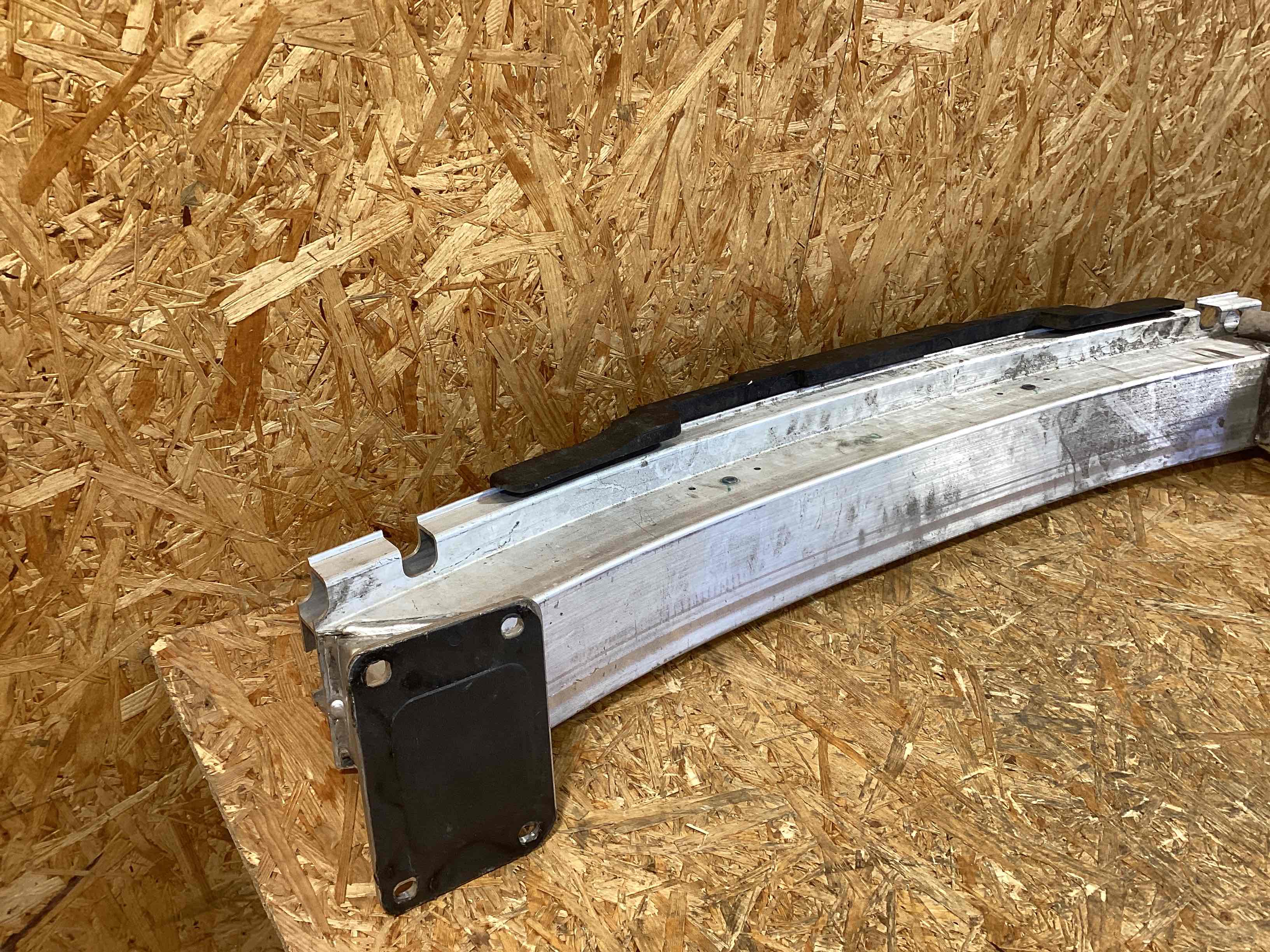 Усилитель бампера заднего Porsche Taycan 160126-106