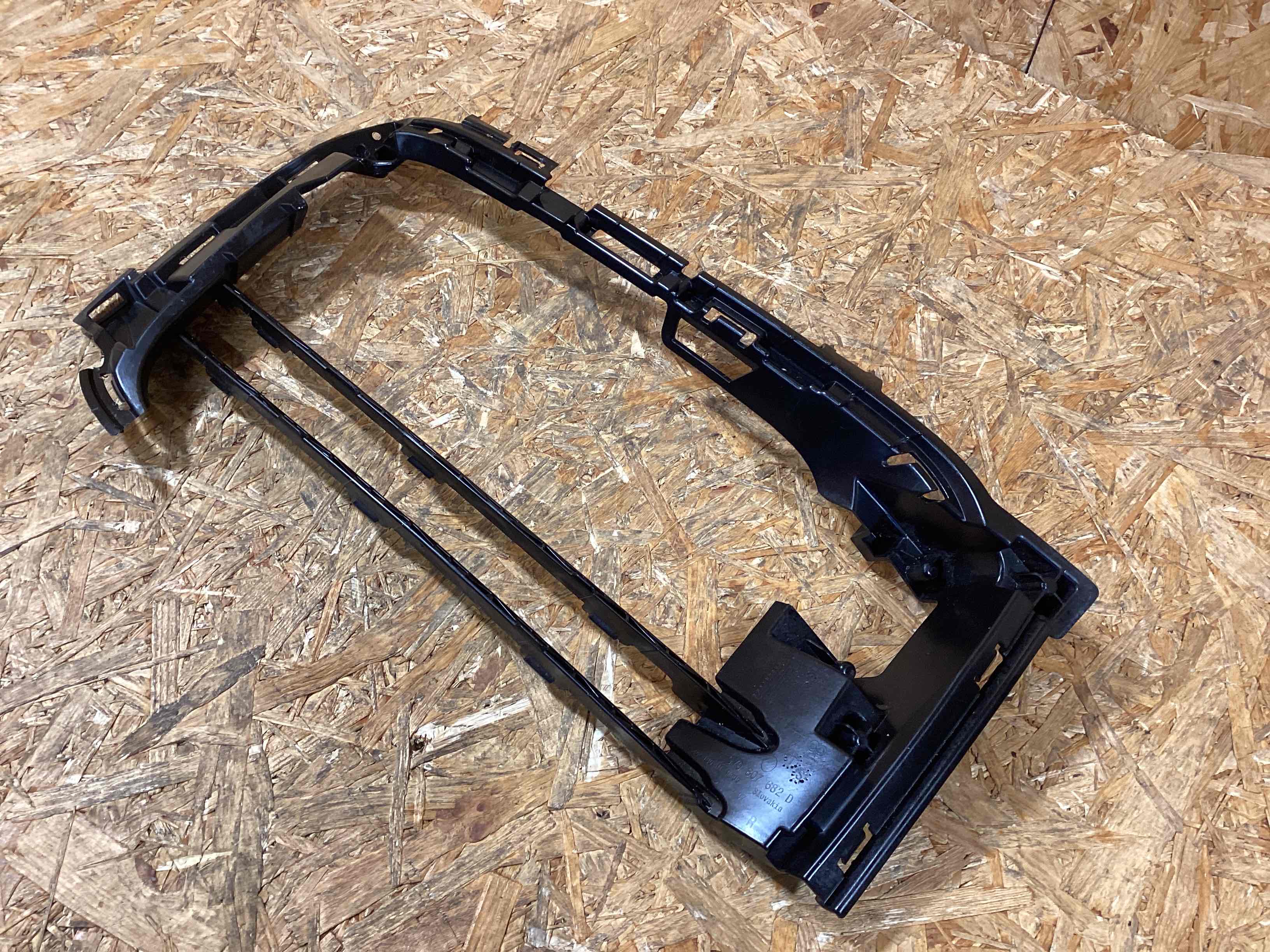 Заглушка, вставка (решетка) в бампер Porsche Cayenne 160126-110