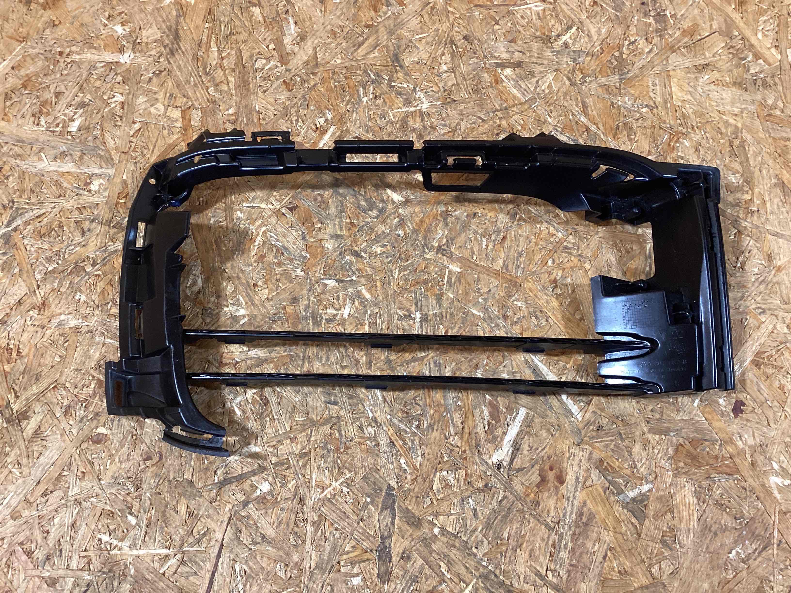 Заглушка, вставка (решетка) в бампер Porsche Cayenne 160126-110