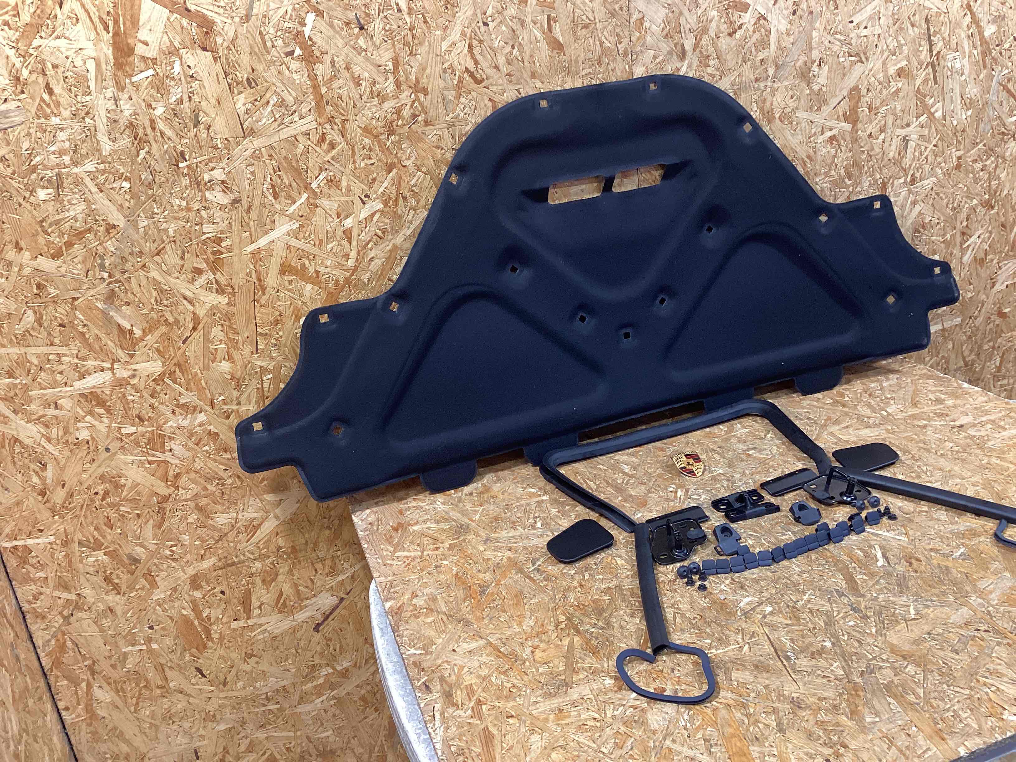 Молдинг капота, накладка, решетка на капот Porsche Macan 160126-118