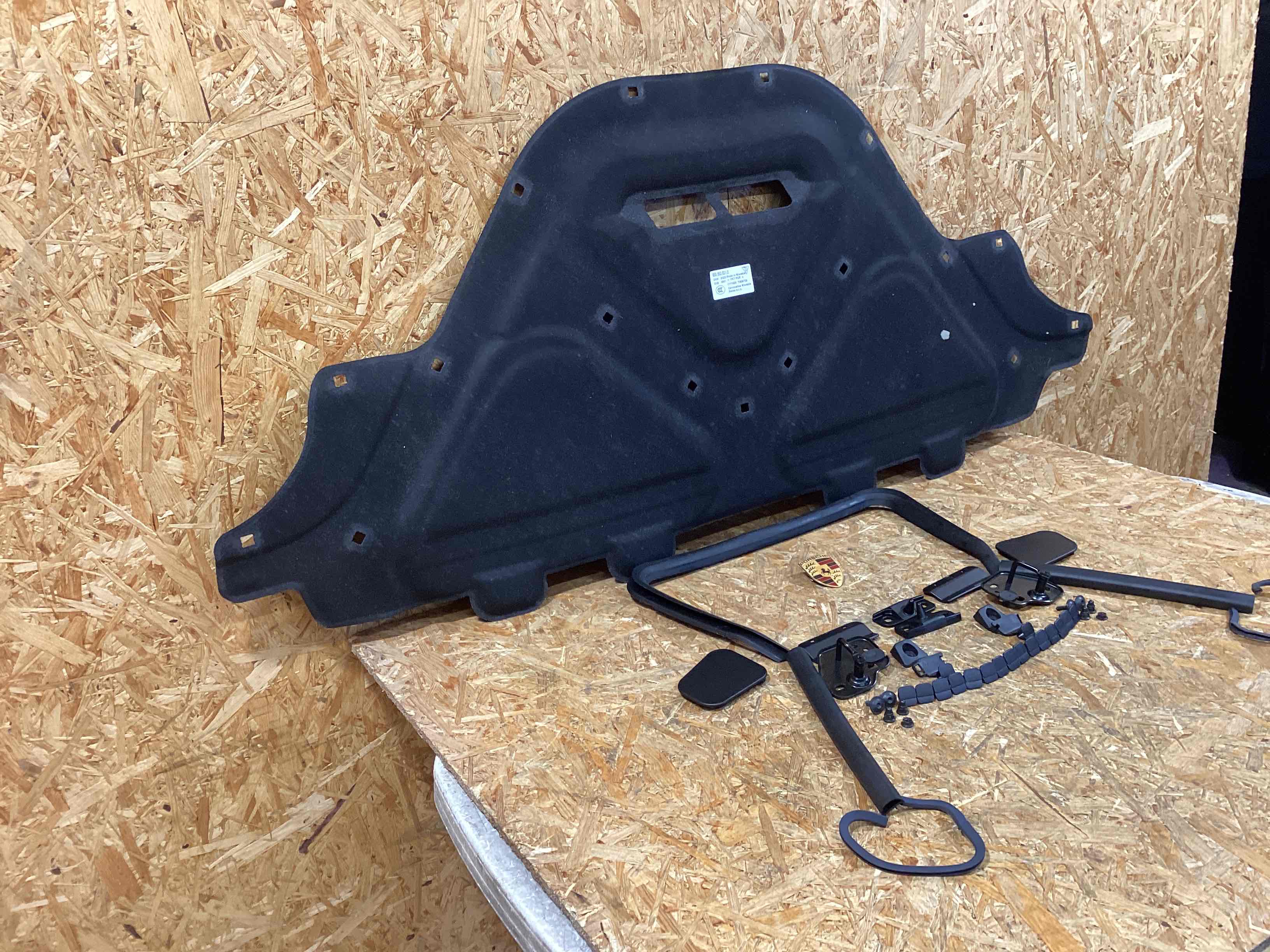 Молдинг капота, накладка, решетка на капот Porsche Macan 160126-118