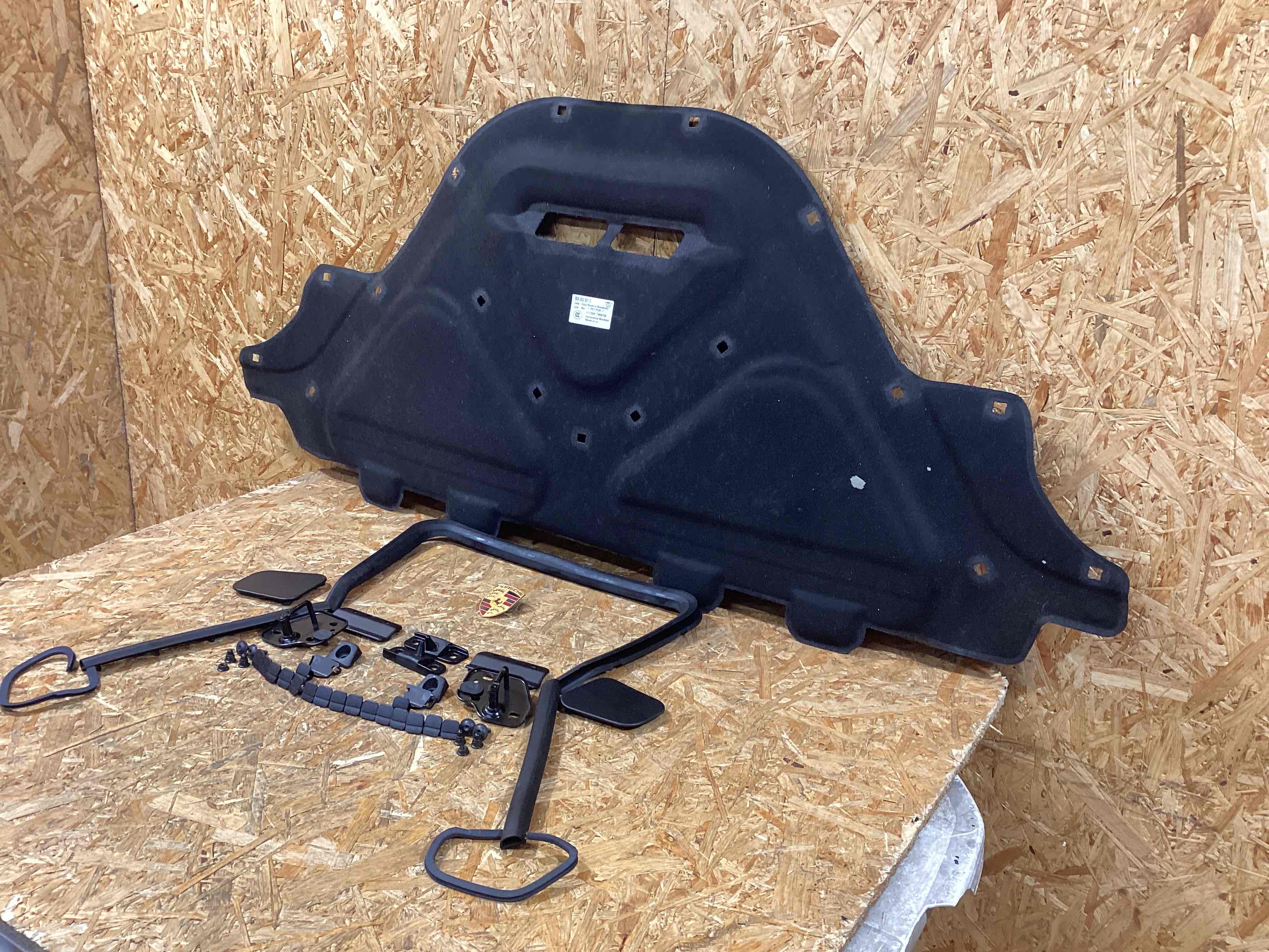 Молдинг капота, накладка, решетка на капот Porsche Macan 160126-118