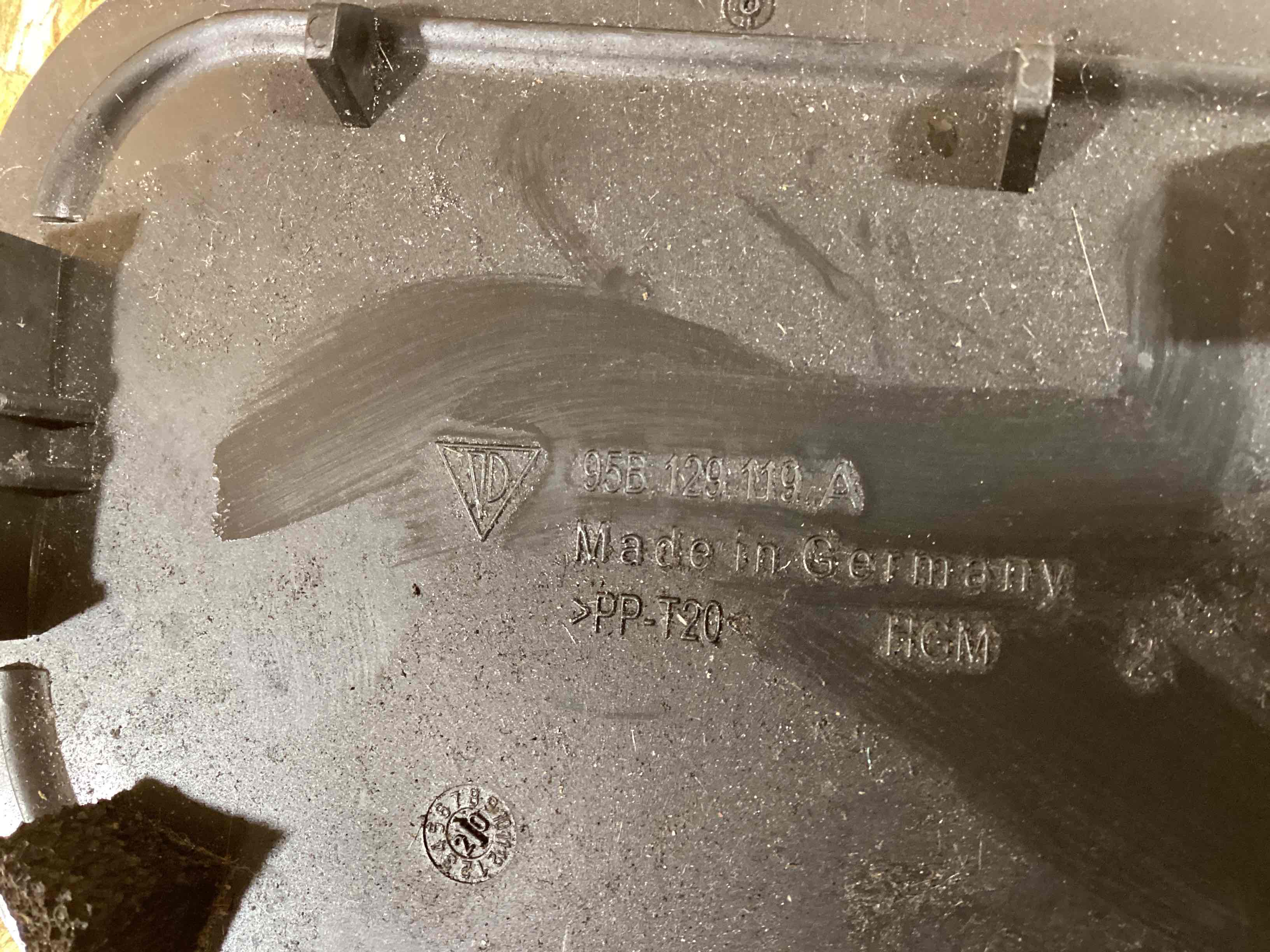 Молдинг капота, накладка, решетка на капот Porsche Macan 160126-118