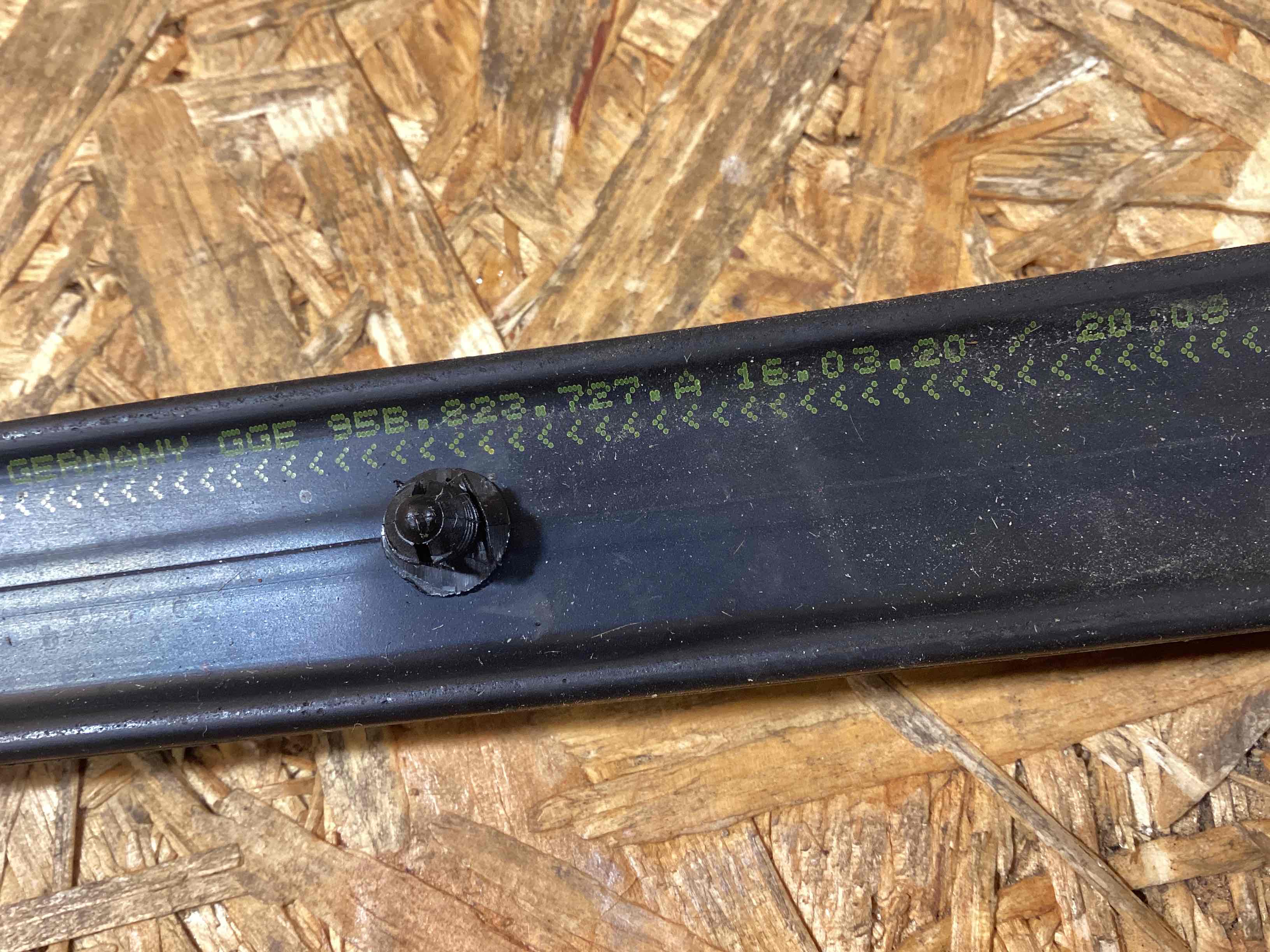 Молдинг капота, накладка, решетка на капот Porsche Macan 160126-118