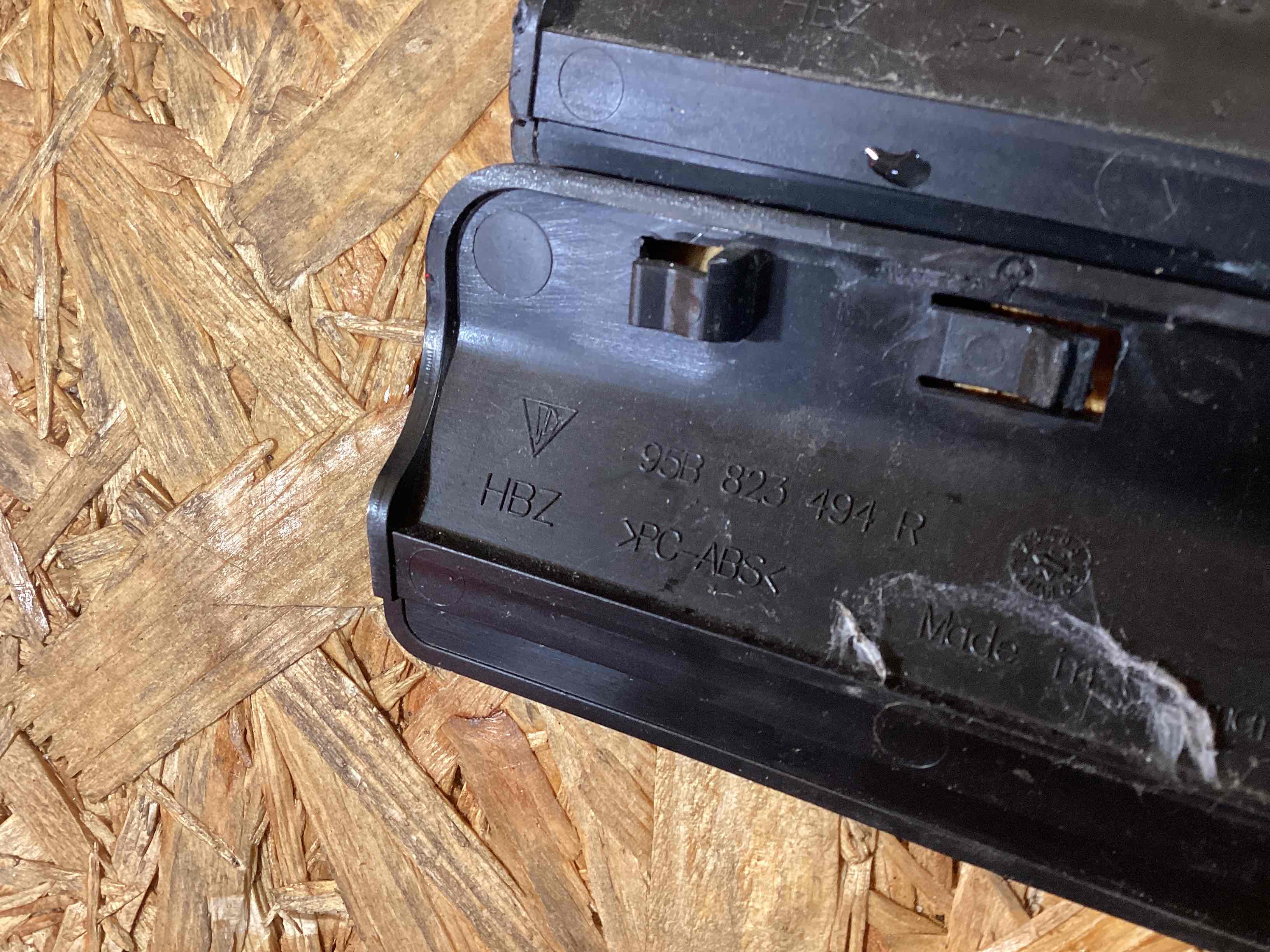 Молдинг капота, накладка, решетка на капот Porsche Macan 160126-118