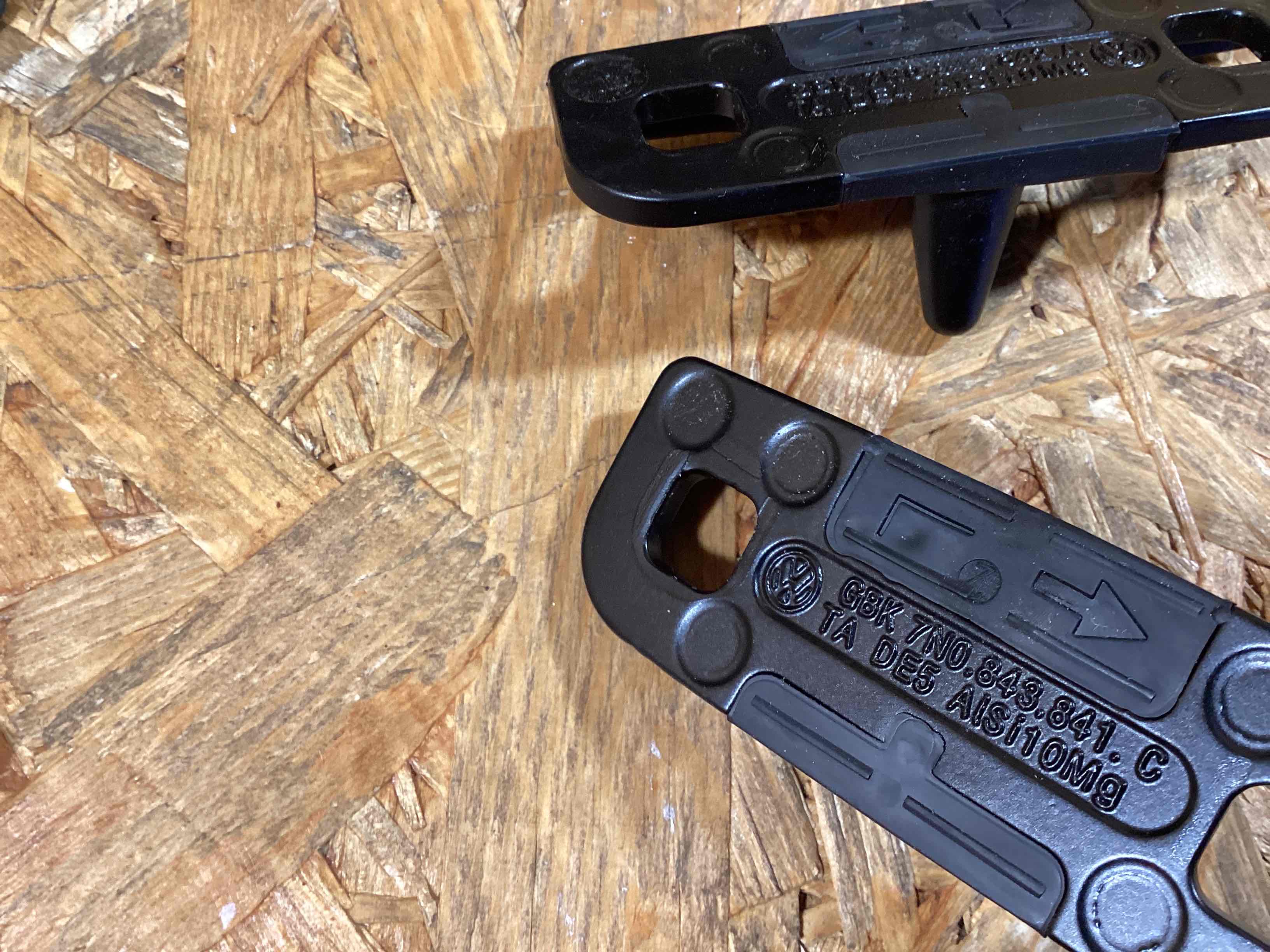 Молдинг капота, накладка, решетка на капот Porsche Macan 160126-118