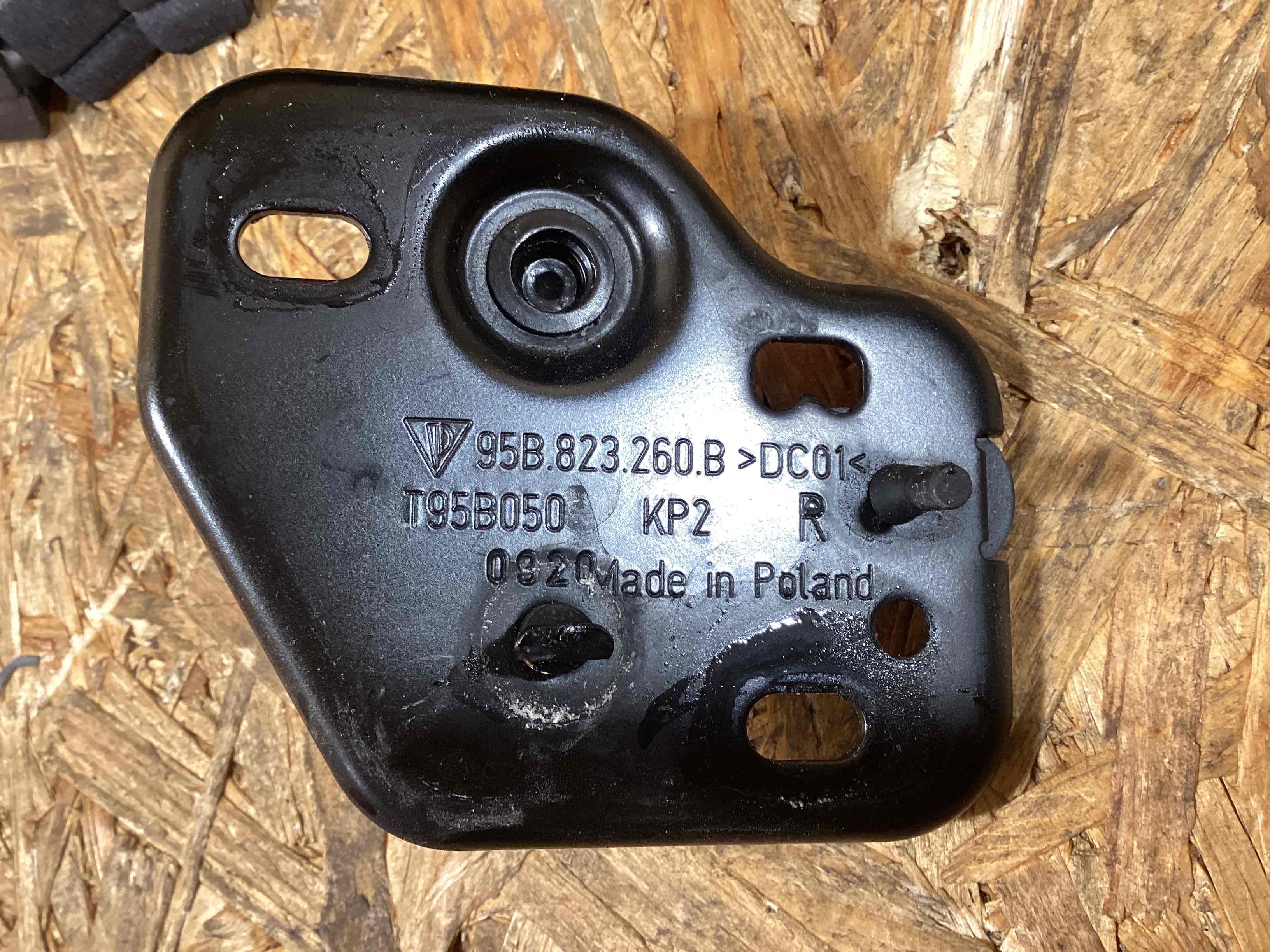 Молдинг капота, накладка, решетка на капот Porsche Macan 160126-118