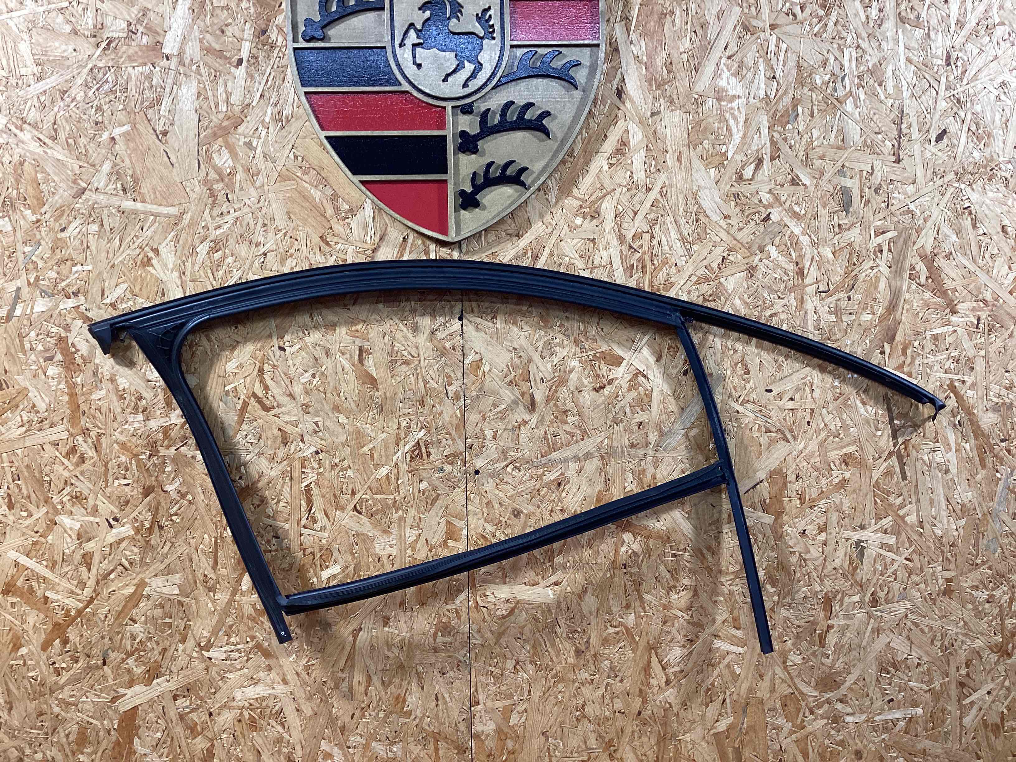 Молдинг двери передней левой Porsche Macan 160126-119