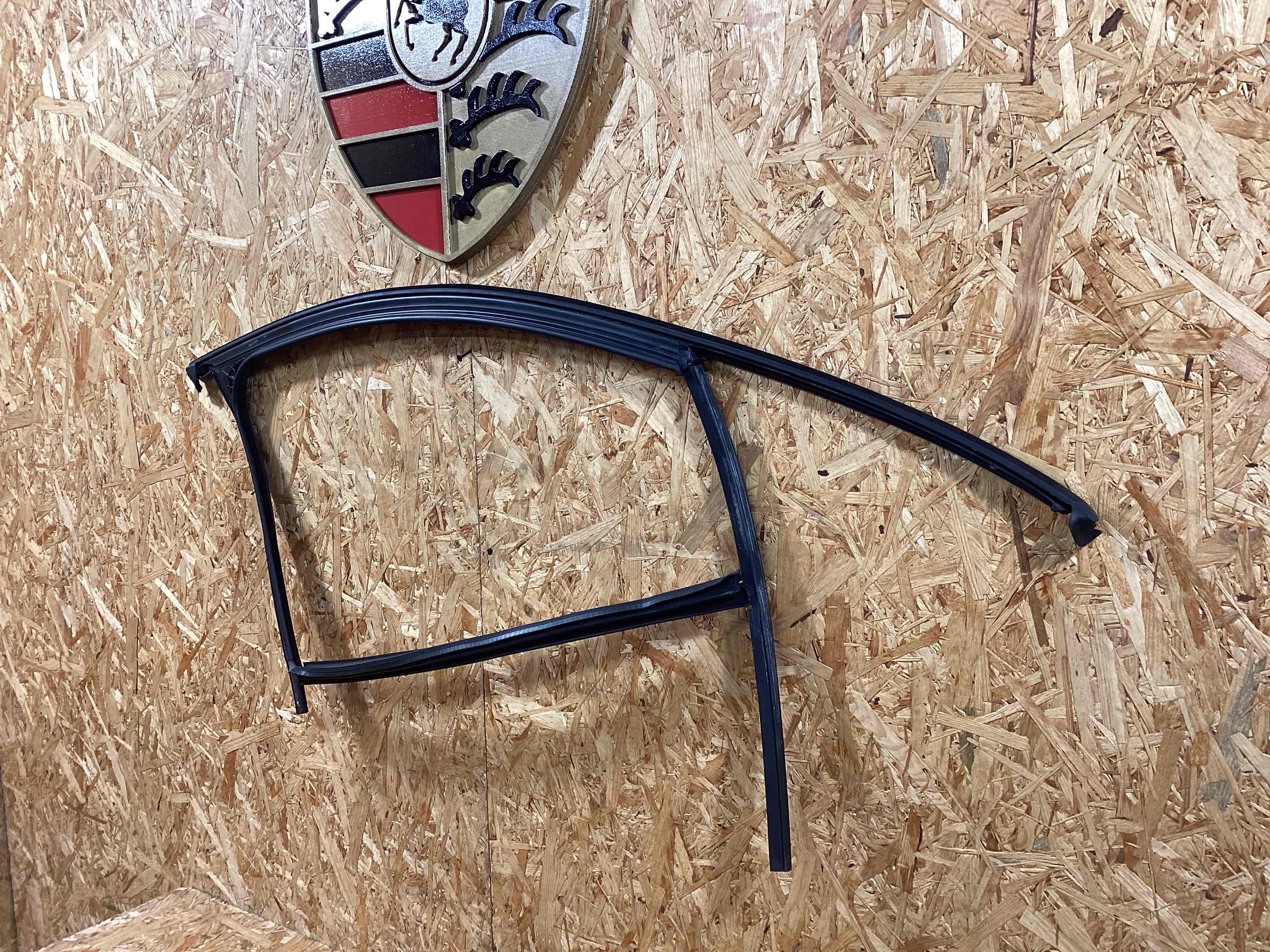 Молдинг двери передней левой Porsche Macan 160126-119