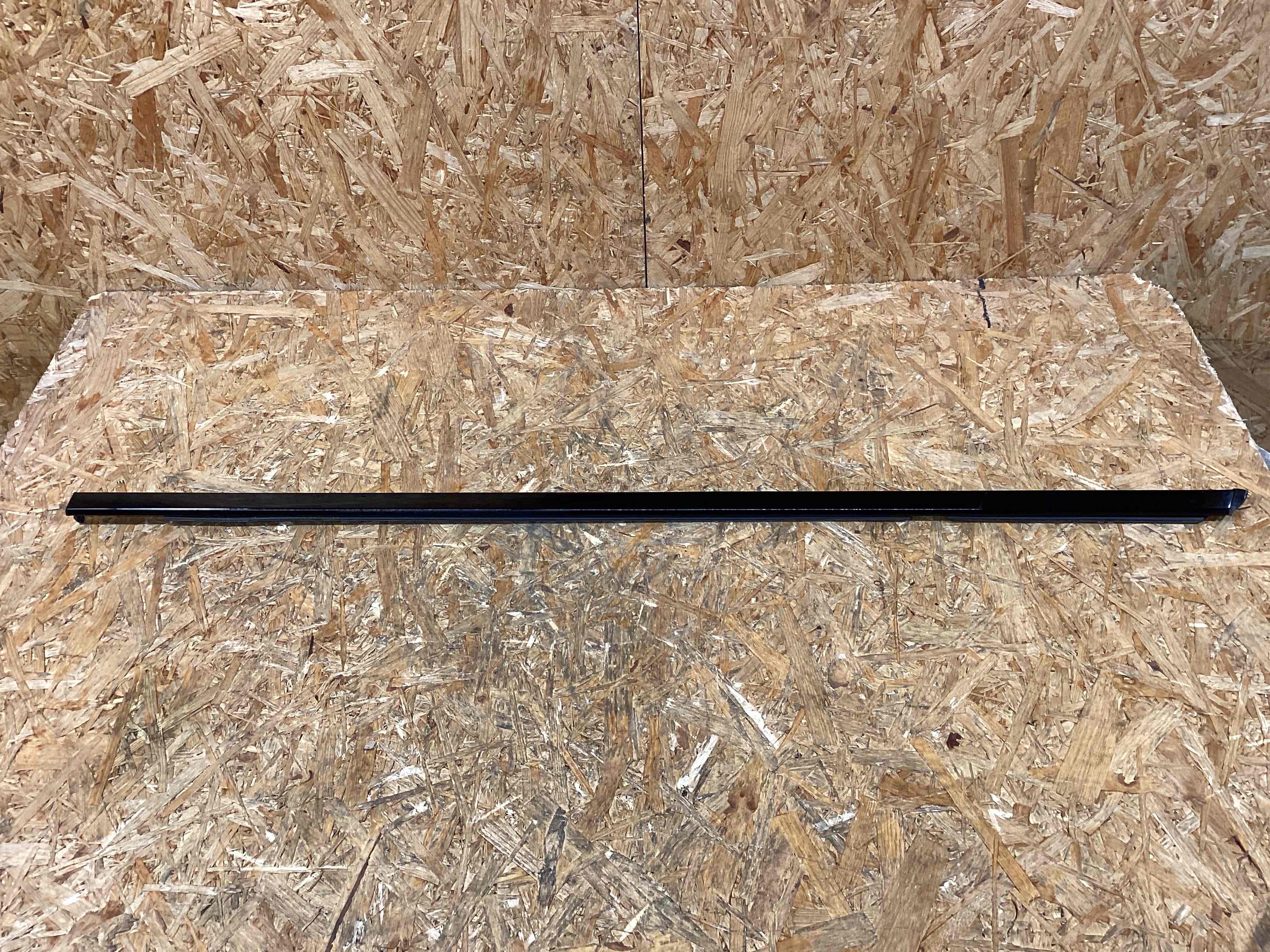 Молдинг двери передней левой Porsche Macan 160126-120