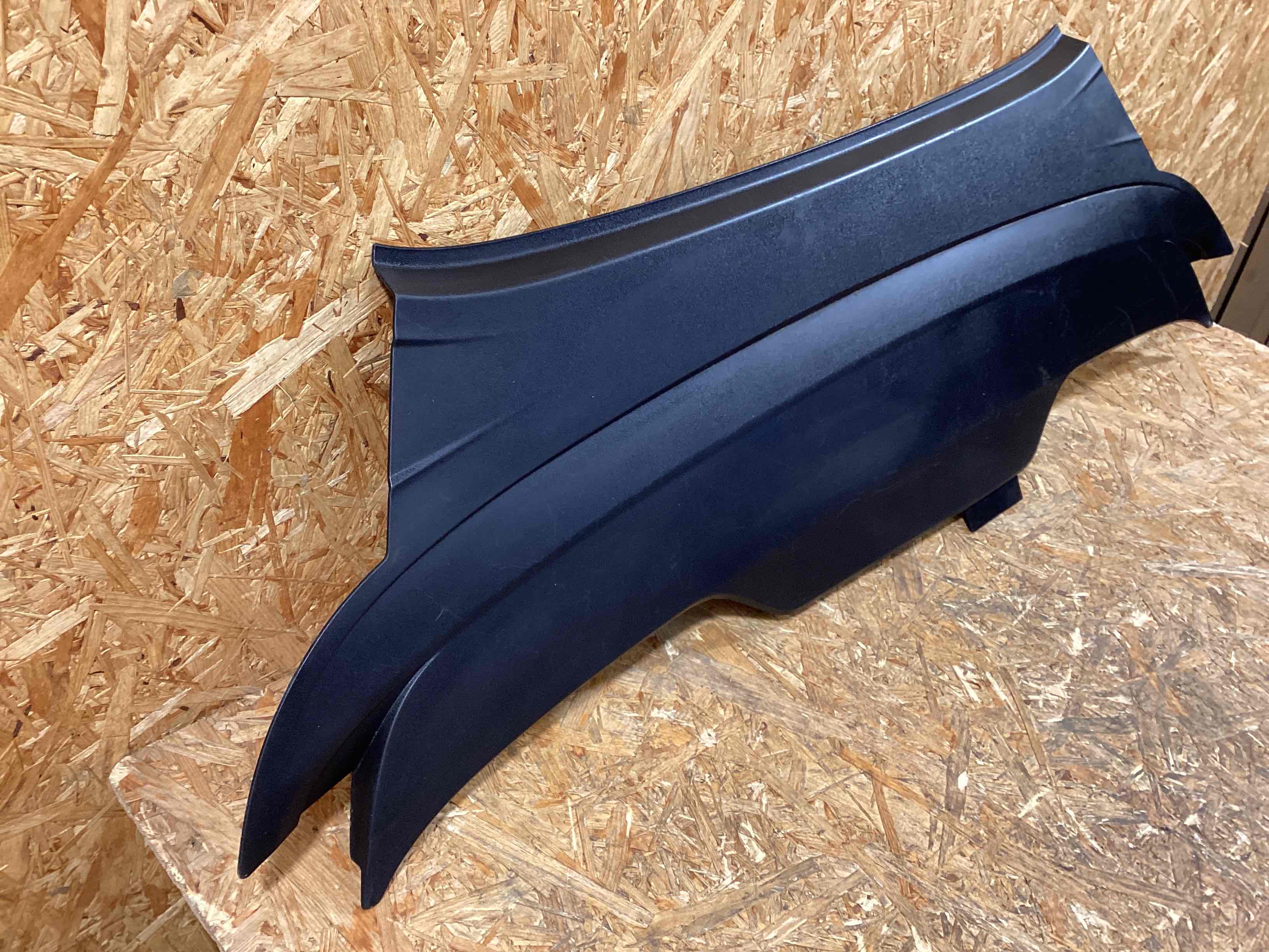 Пластик моторного отсека Porsche Taycan 160226-101