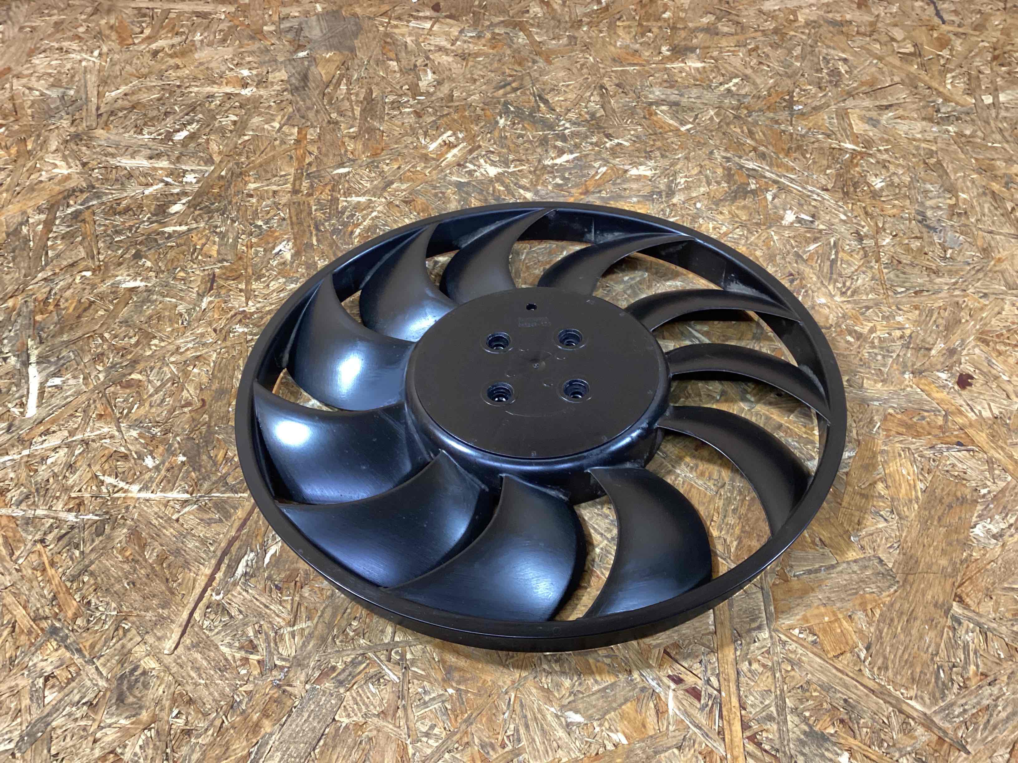 Вентилятор радиатора, вентиляторы Porsche Taycan 160226-103