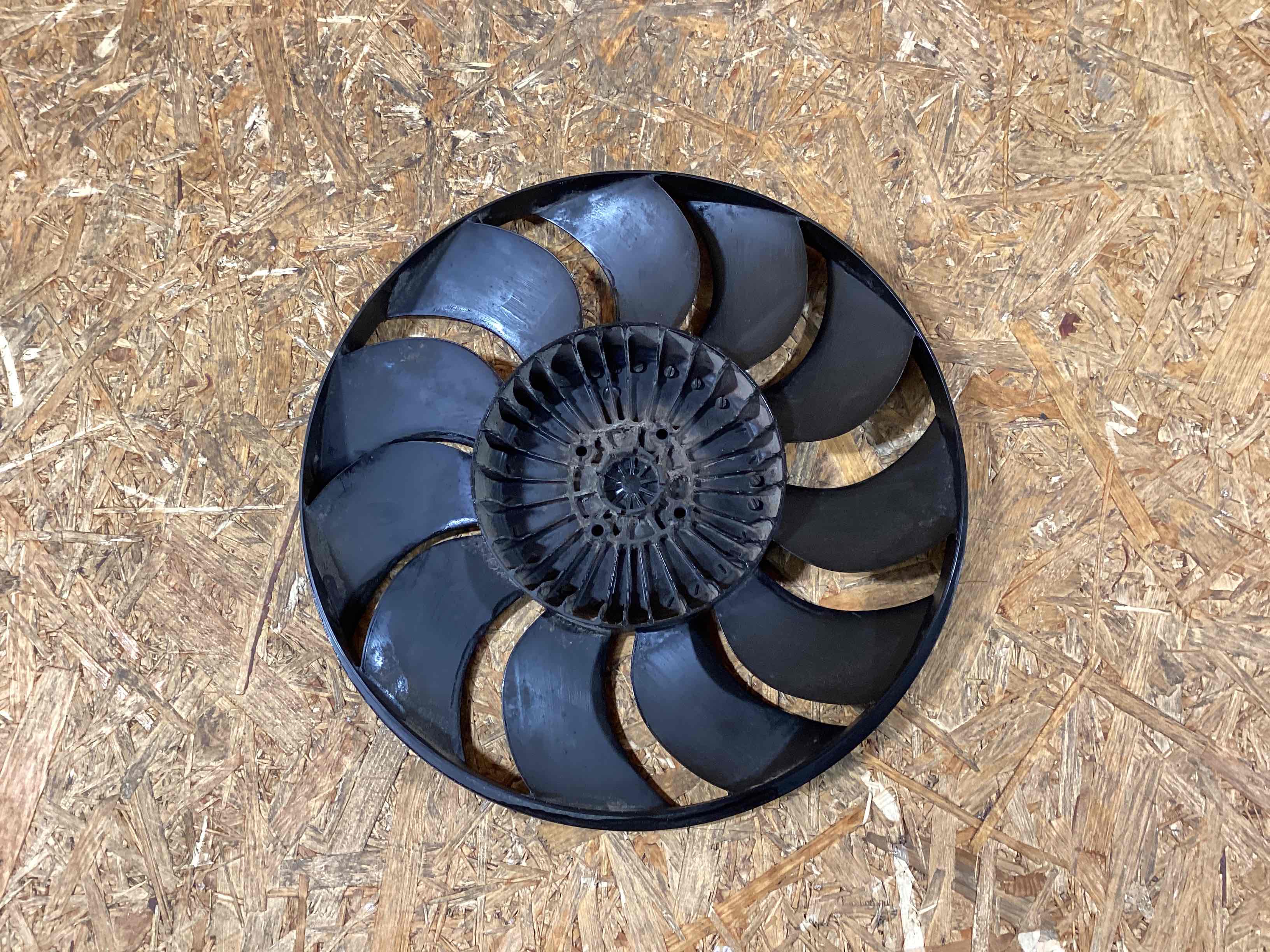 Вентилятор радиатора, вентиляторы Porsche Taycan 160226-103