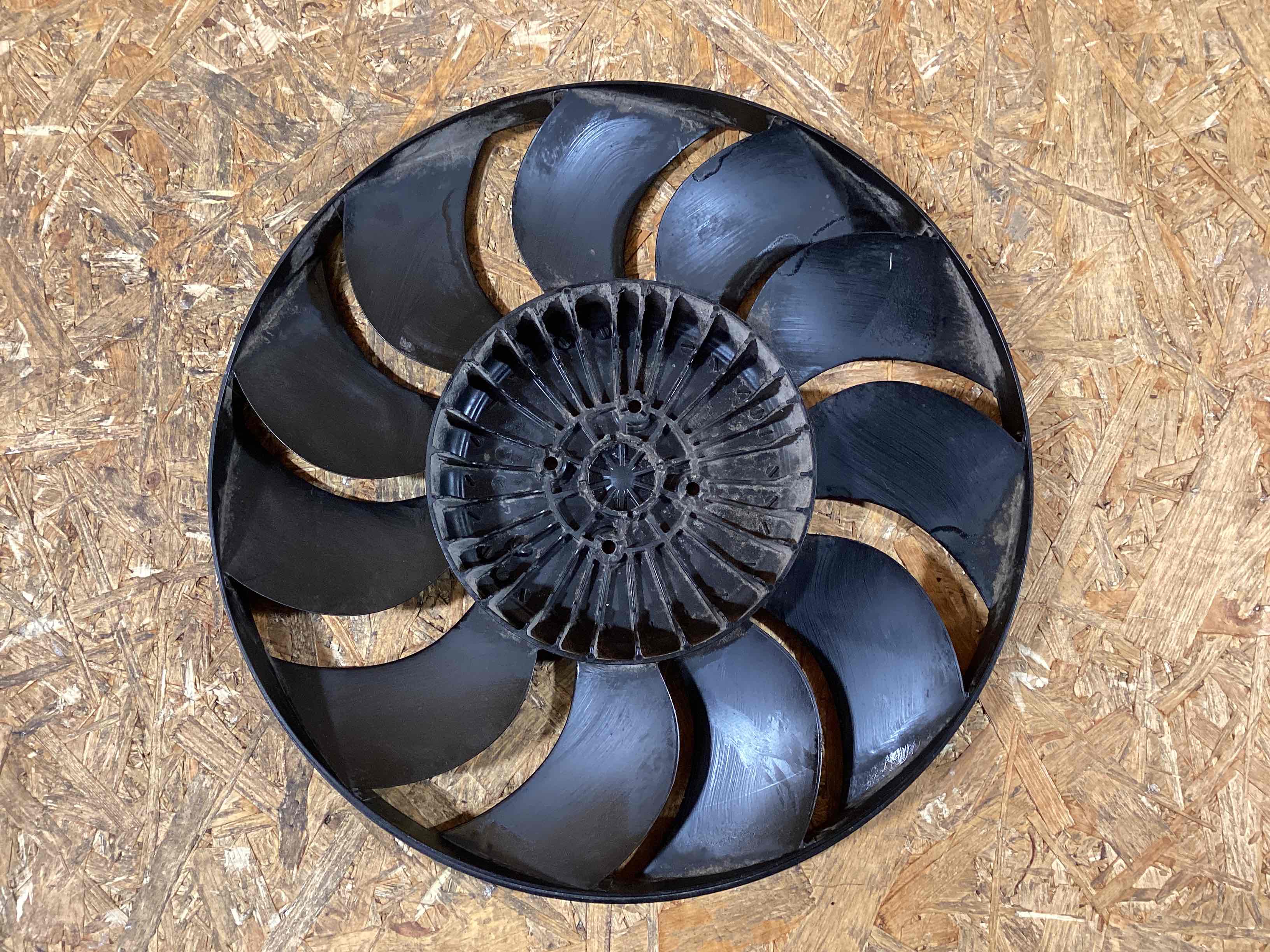 Вентилятор радиатора, вентиляторы Porsche Taycan 160226-105