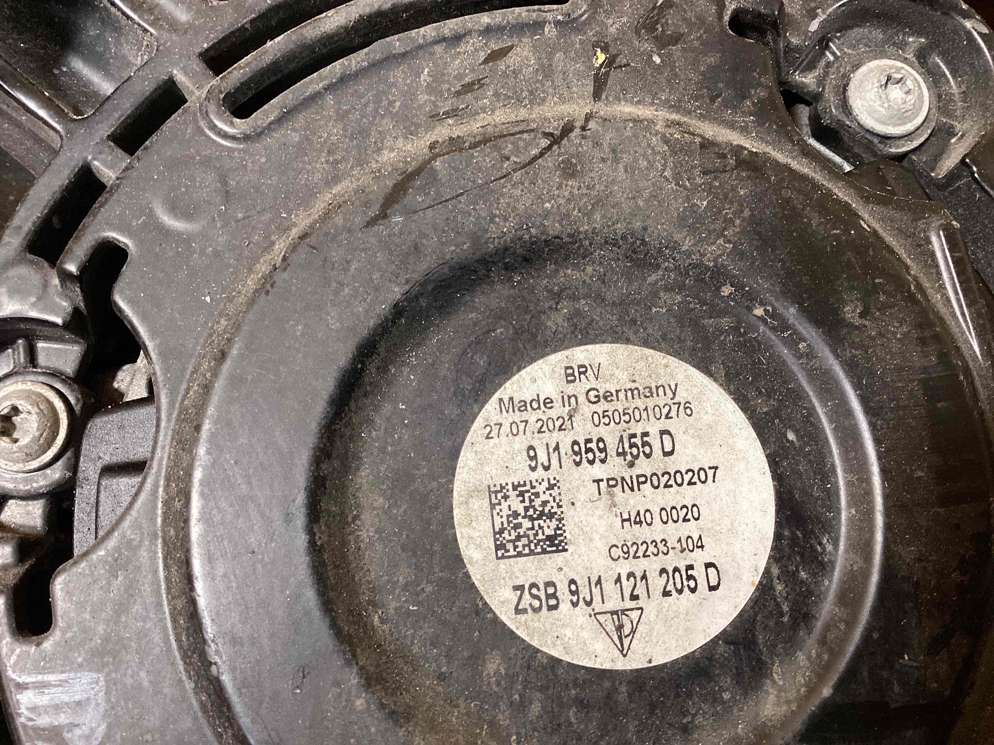 Вентилятор радиатора, вентиляторы Porsche Taycan 160226-105