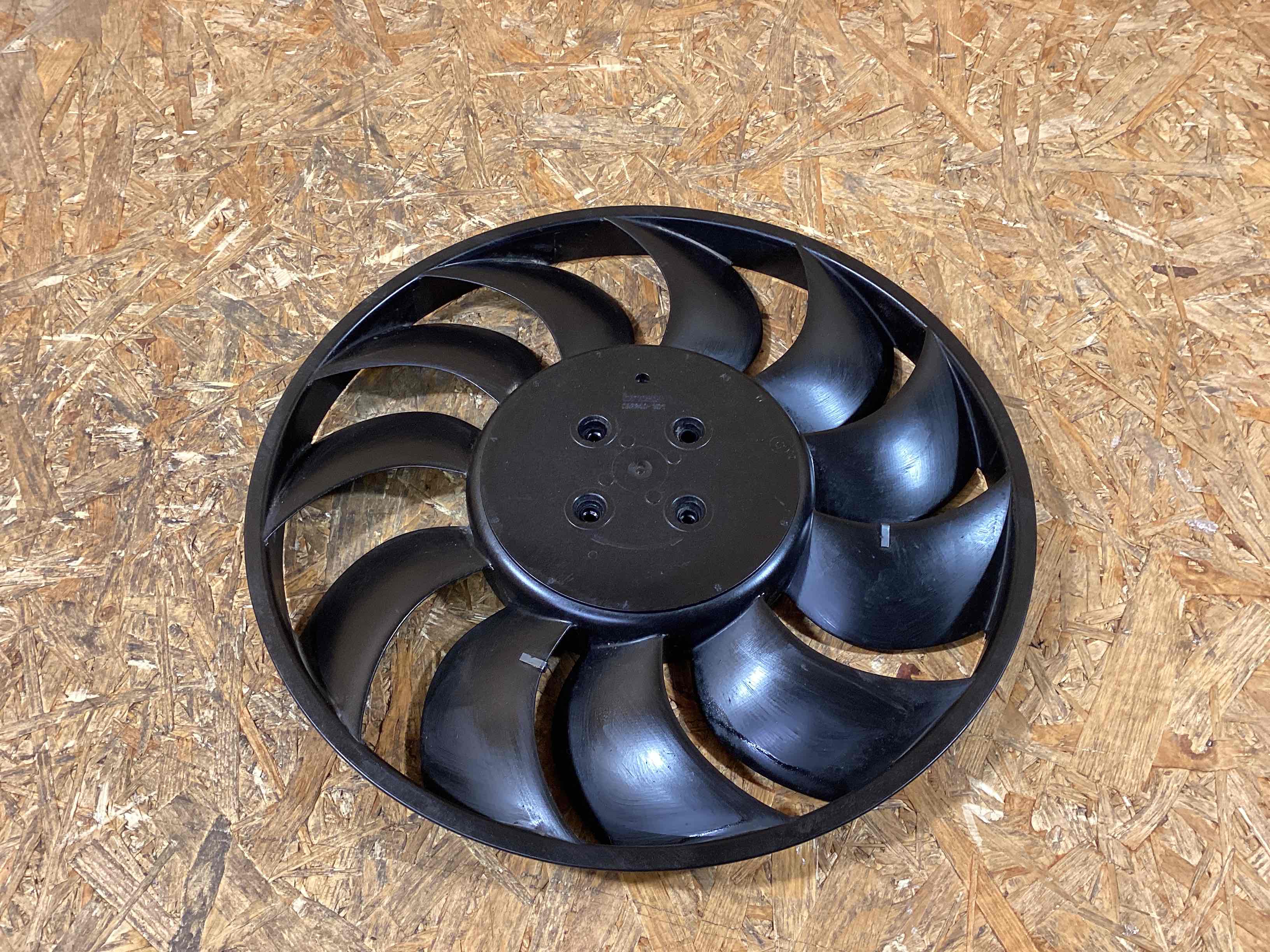 Вентилятор радиатора, вентиляторы Porsche Taycan 160226-106