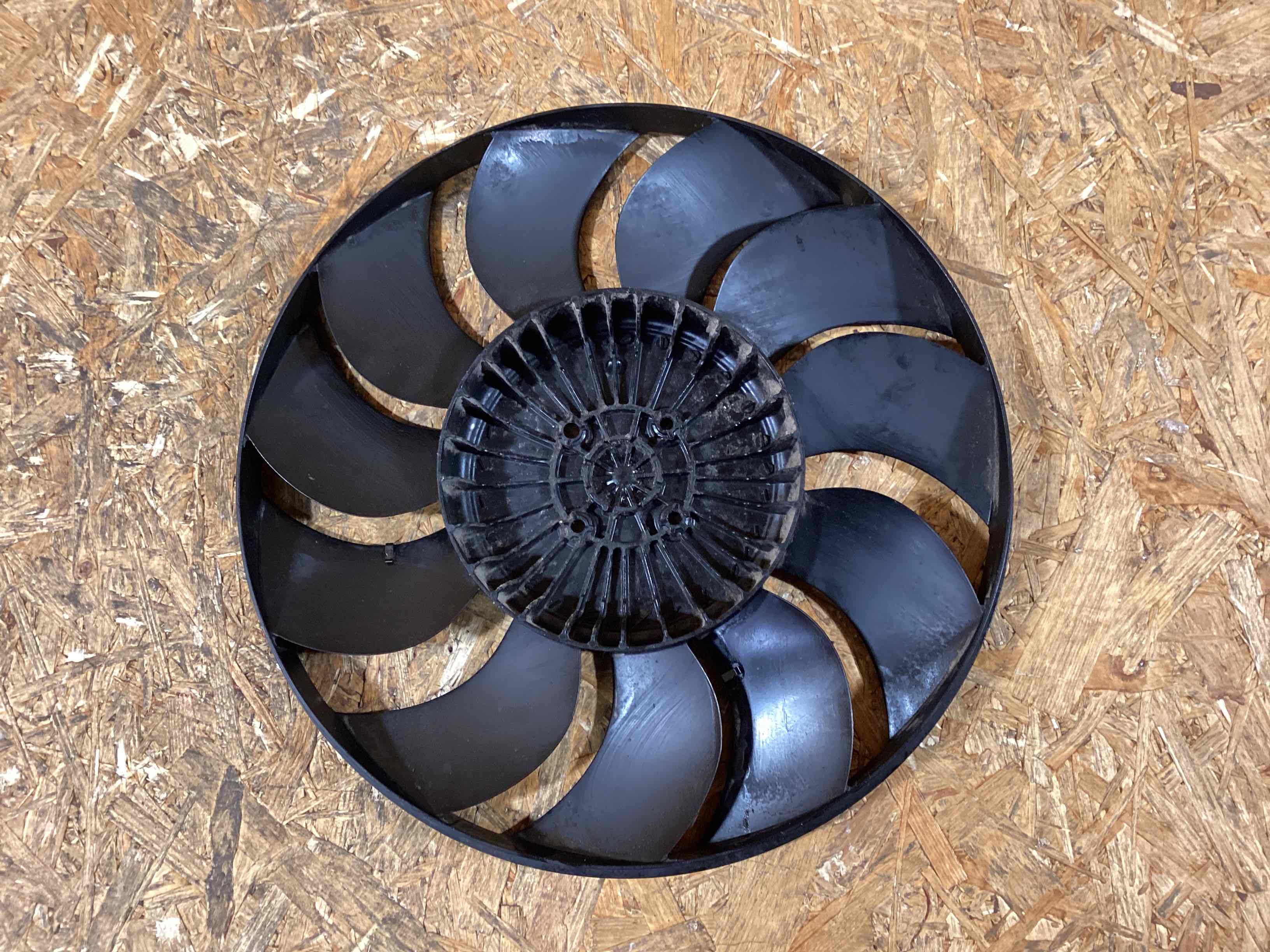 Вентилятор радиатора, вентиляторы Porsche Taycan 160226-106