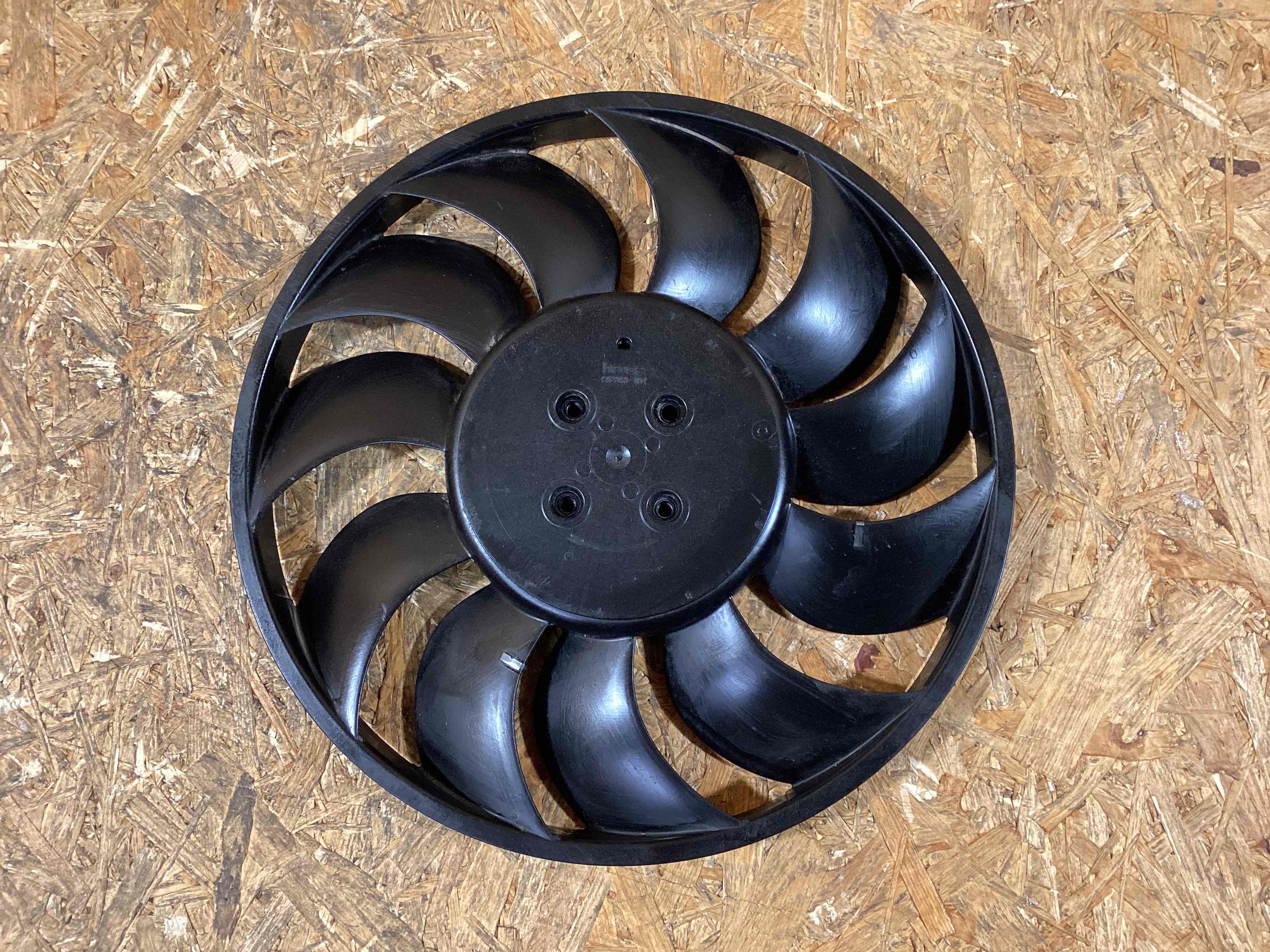 Вентилятор радиатора, вентиляторы Porsche Taycan 160226-106