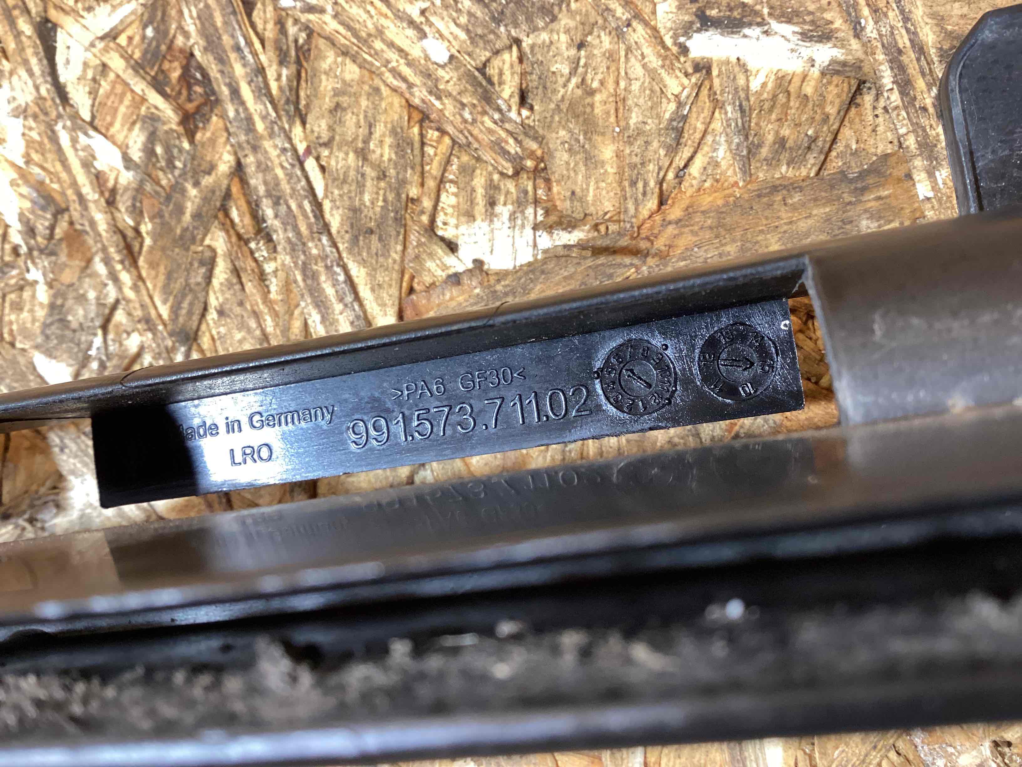 Опора радиатора, крепление/кронштейн, уплотнитель радиатора Porsche 911 160226-110