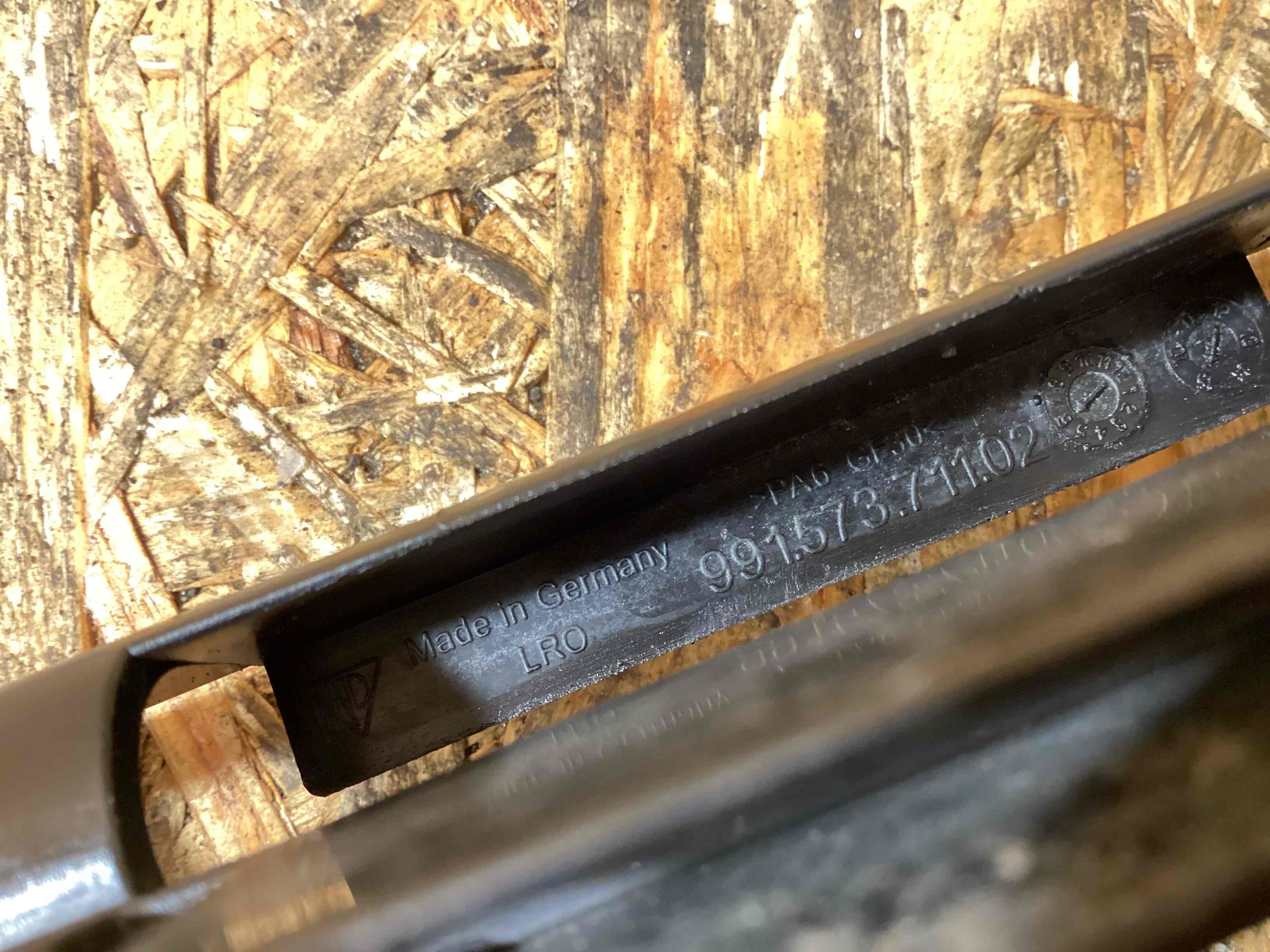 Опора радиатора, крепление/кронштейн, уплотнитель радиатора Porsche 911 160226-111