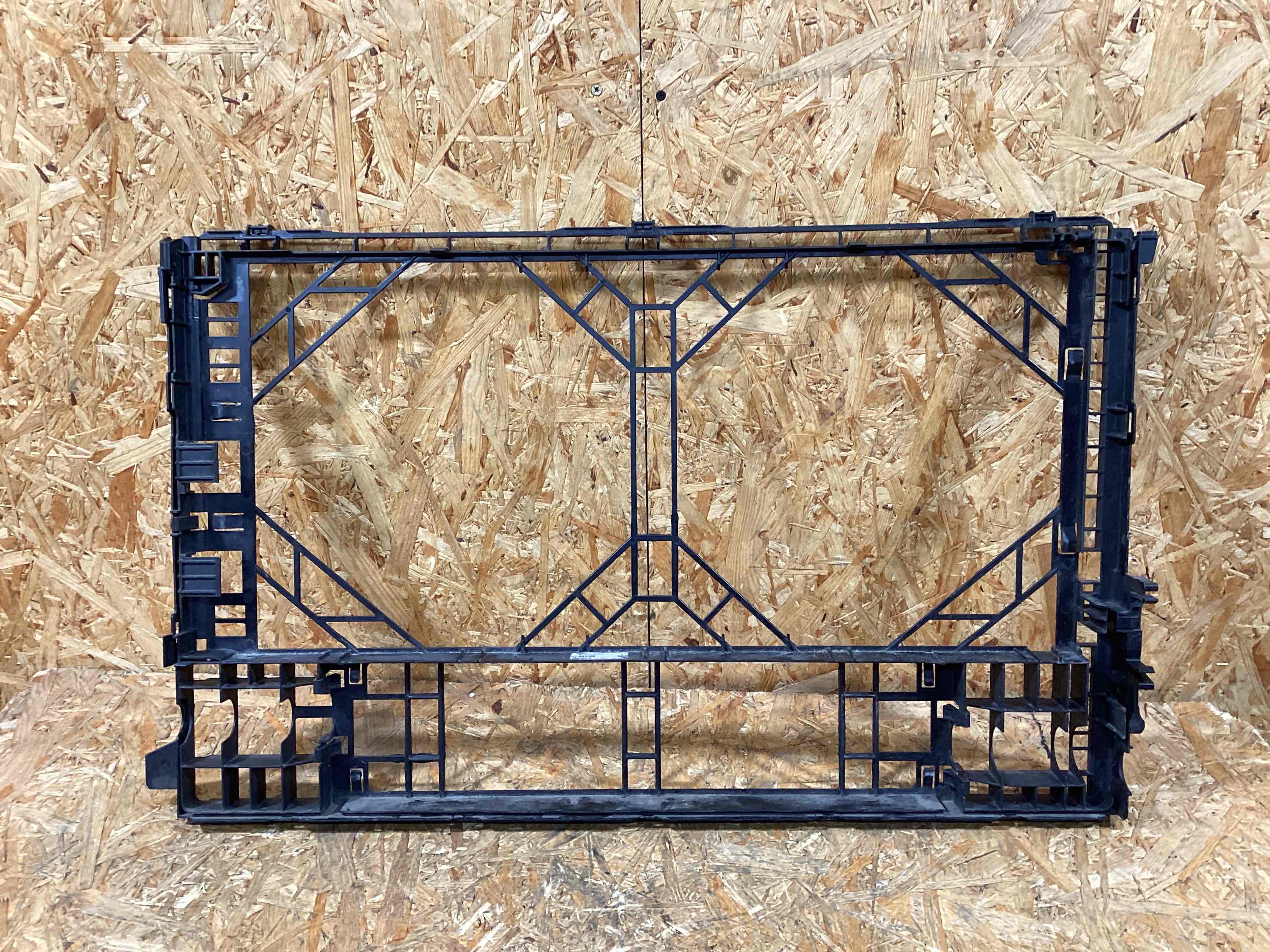 Опора радиатора, крепление/кронштейн, уплотнитель радиатора Porsche Panamera 160226-112