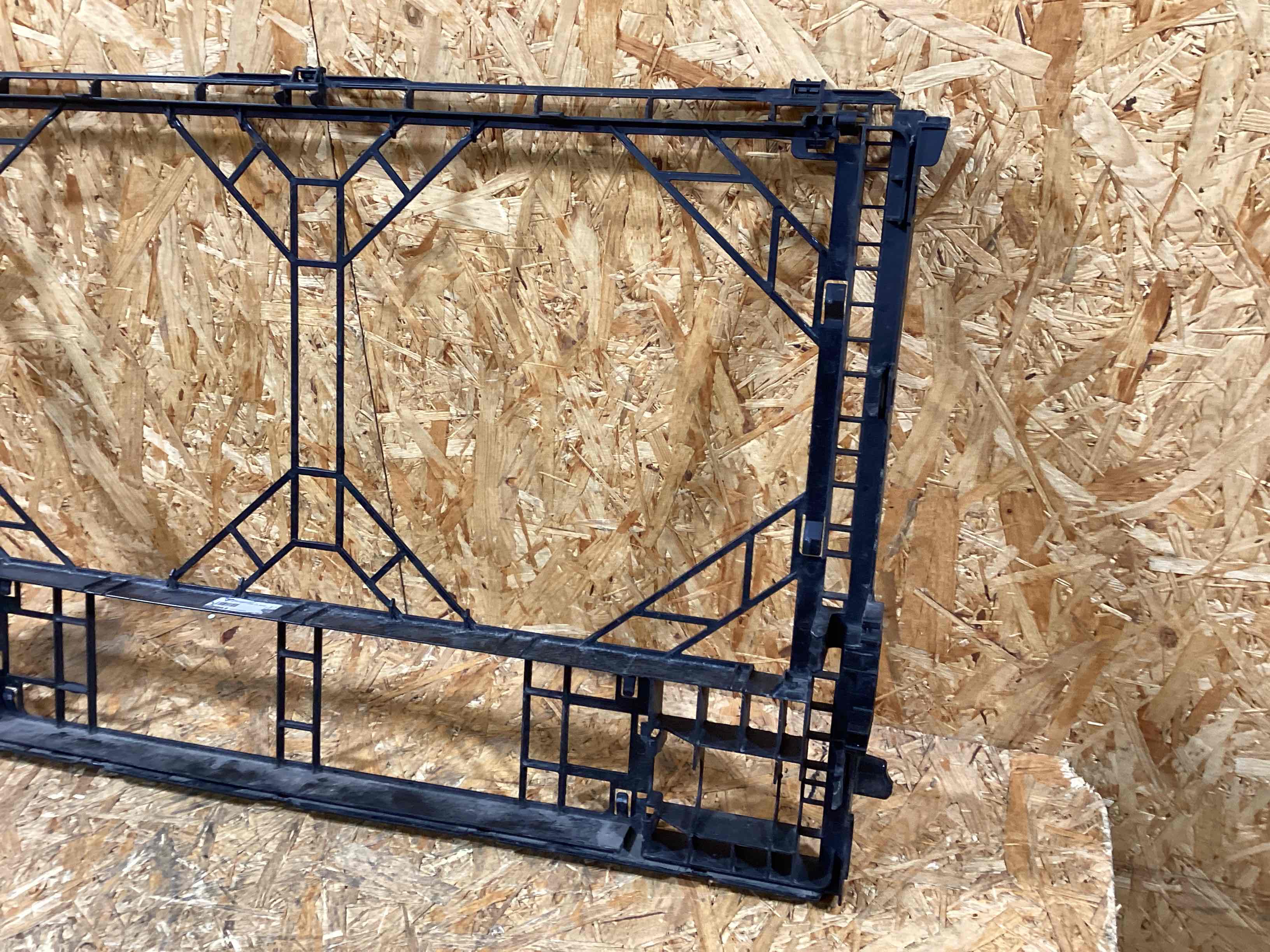 Опора радиатора, крепление/кронштейн, уплотнитель радиатора Porsche Panamera 160226-112