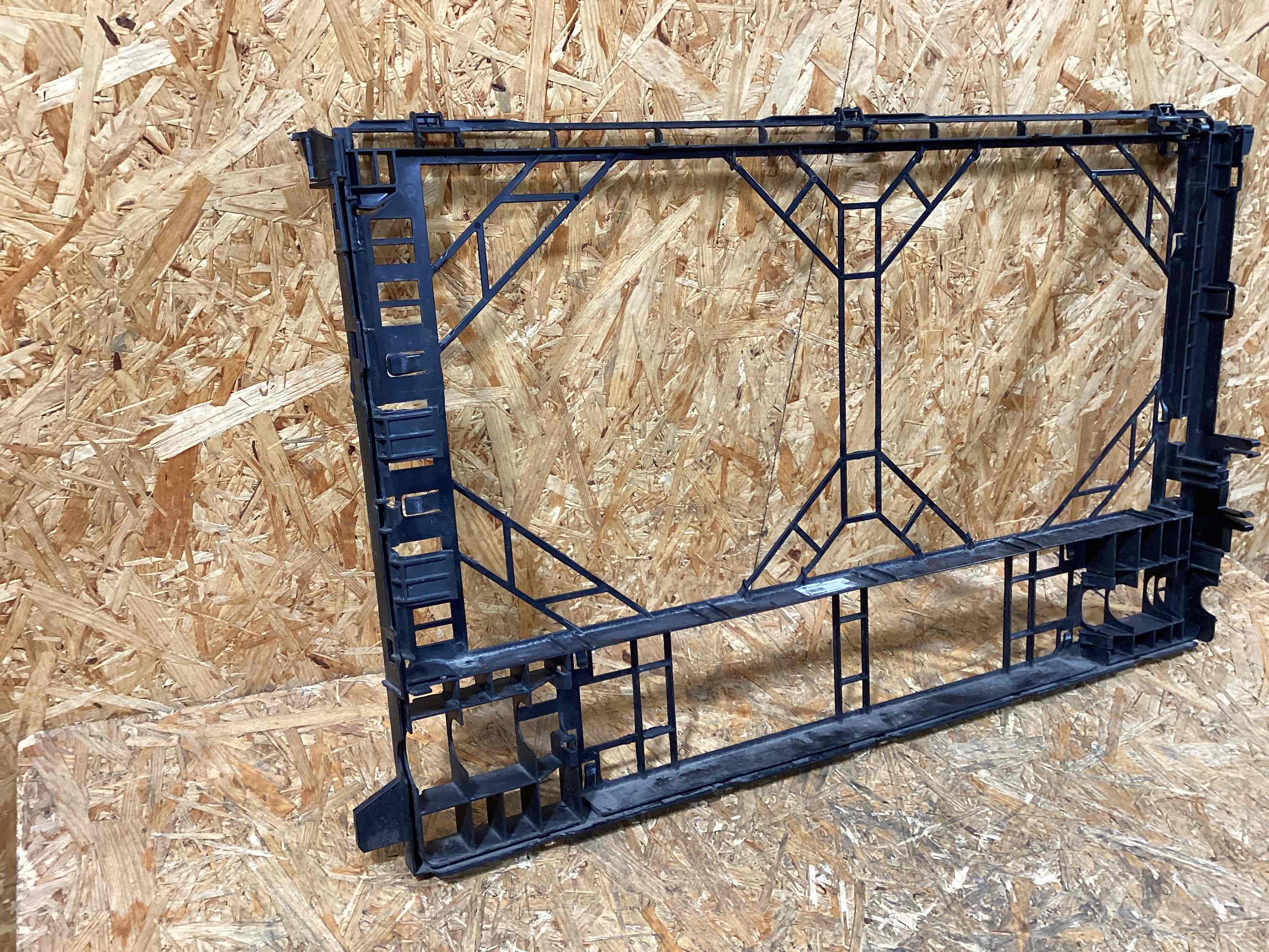 Опора радиатора, крепление/кронштейн, уплотнитель радиатора Porsche Panamera 160226-112