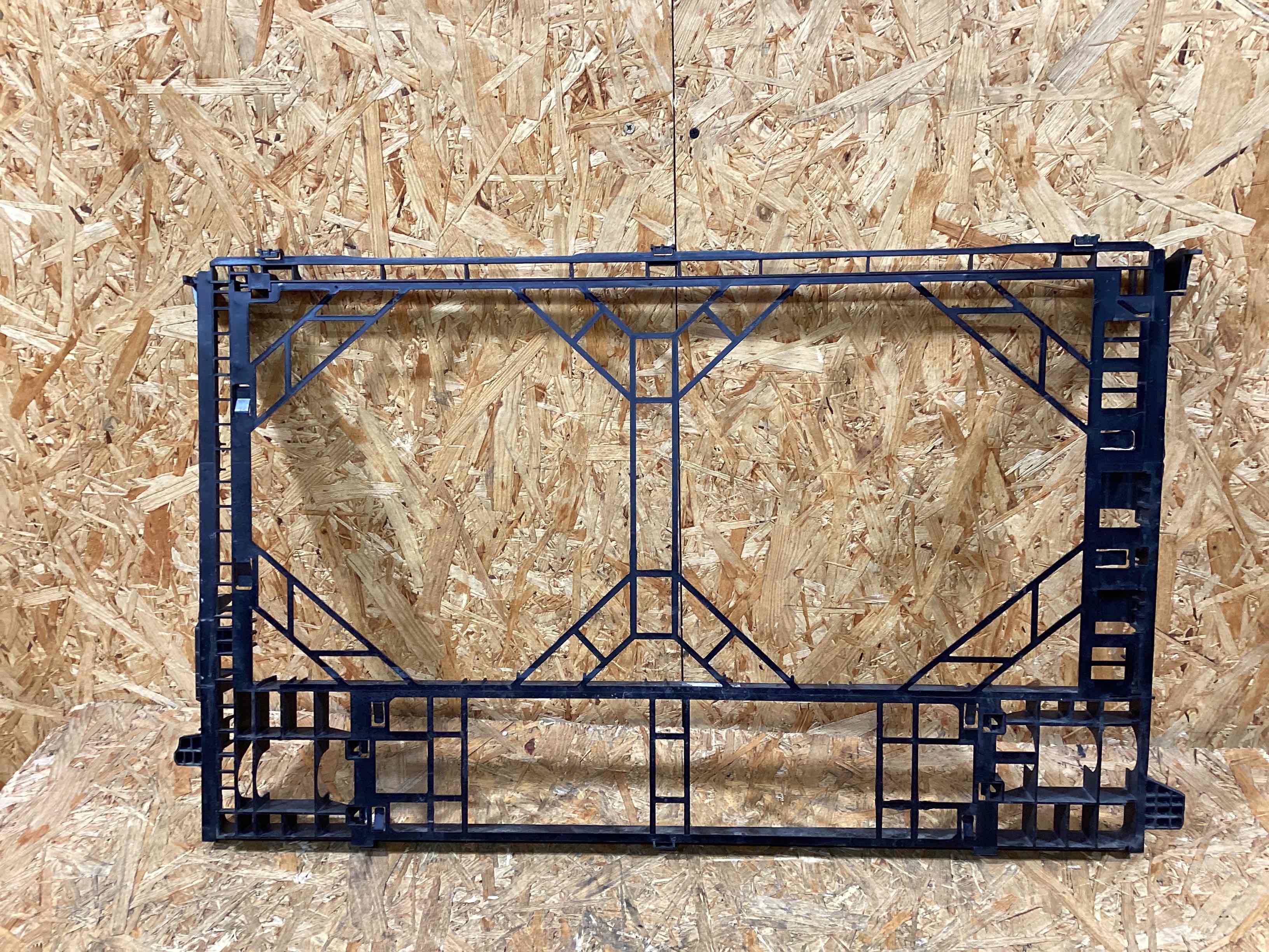 Опора радиатора, крепление/кронштейн, уплотнитель радиатора Porsche Panamera 160226-112