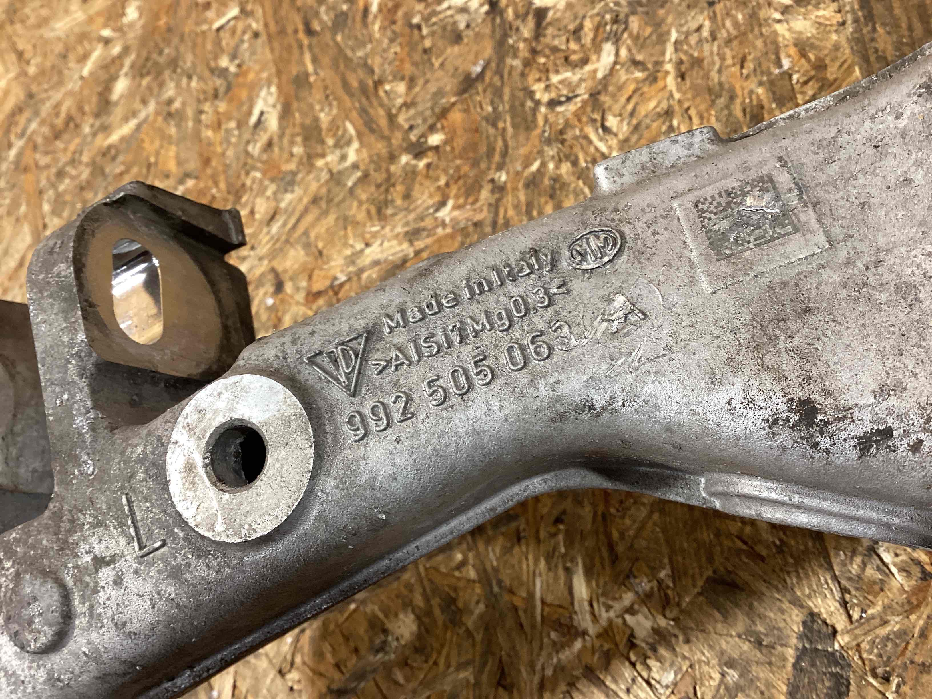 Рычаг задний левый Porsche 911 160226-116