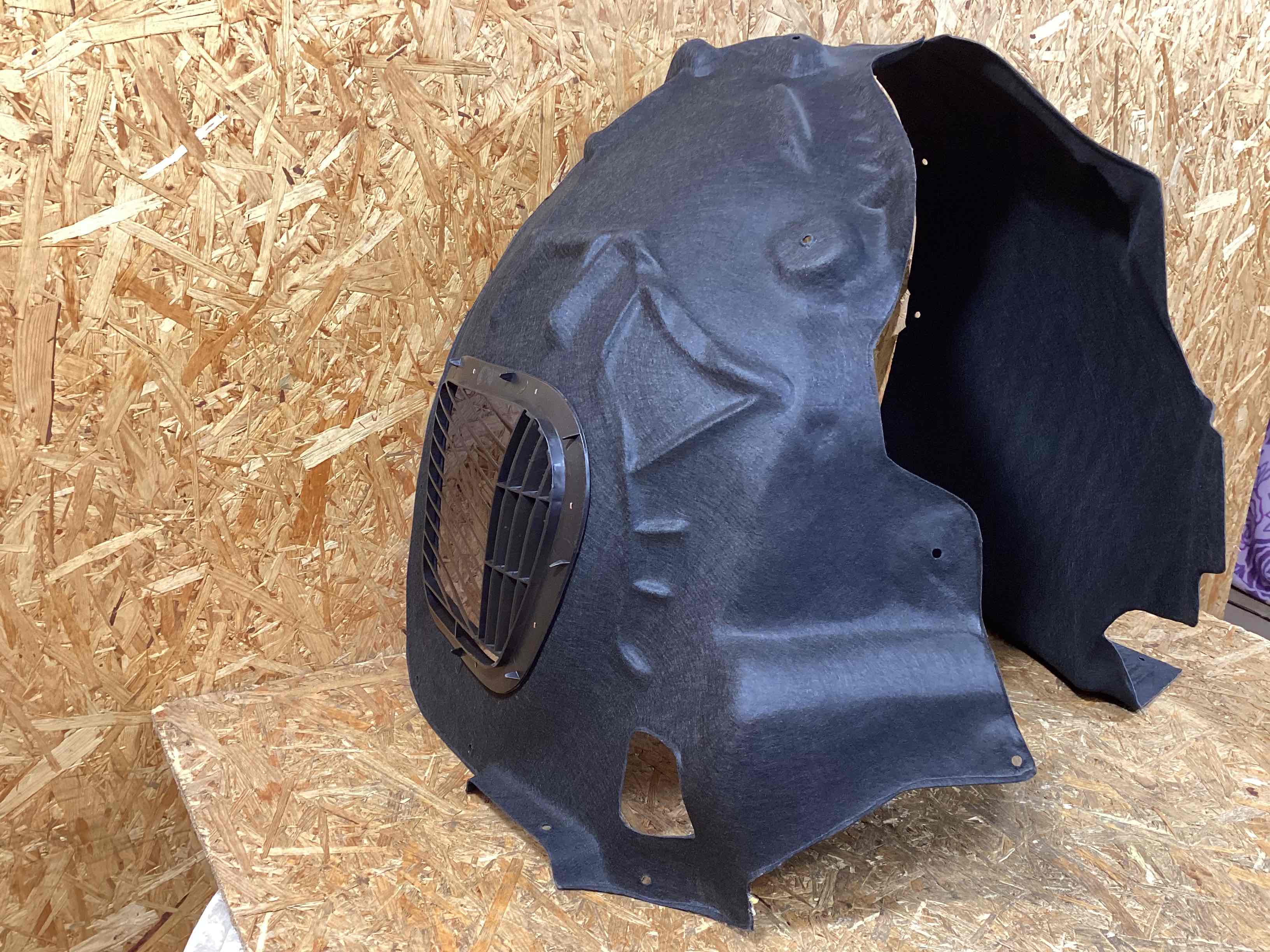 Защита арок передняя правая (подкрылок) Porsche Macan 160326-103