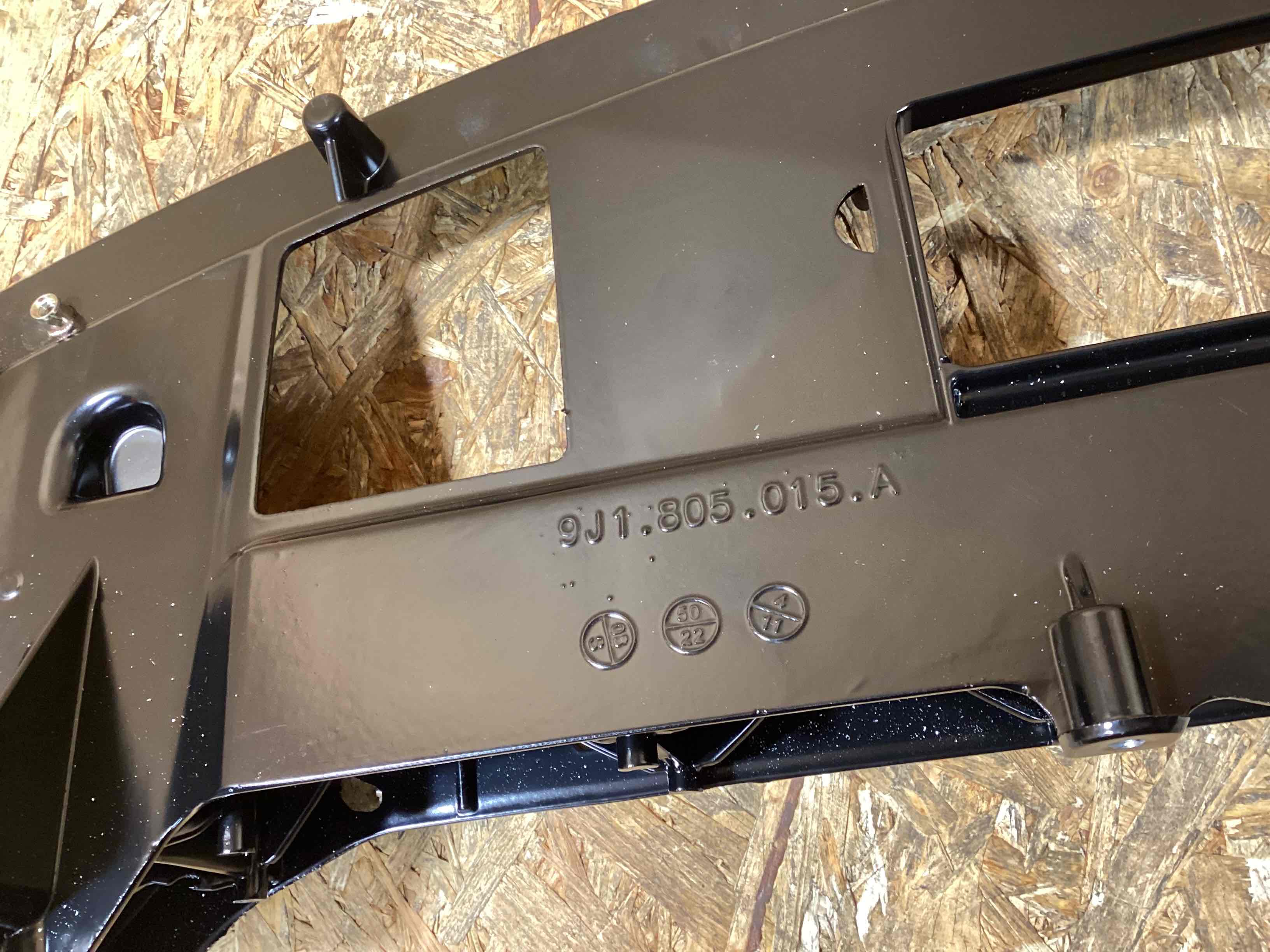 Передняя панель крепления облицовки (телевизор) Porsche Taycan 160326-117