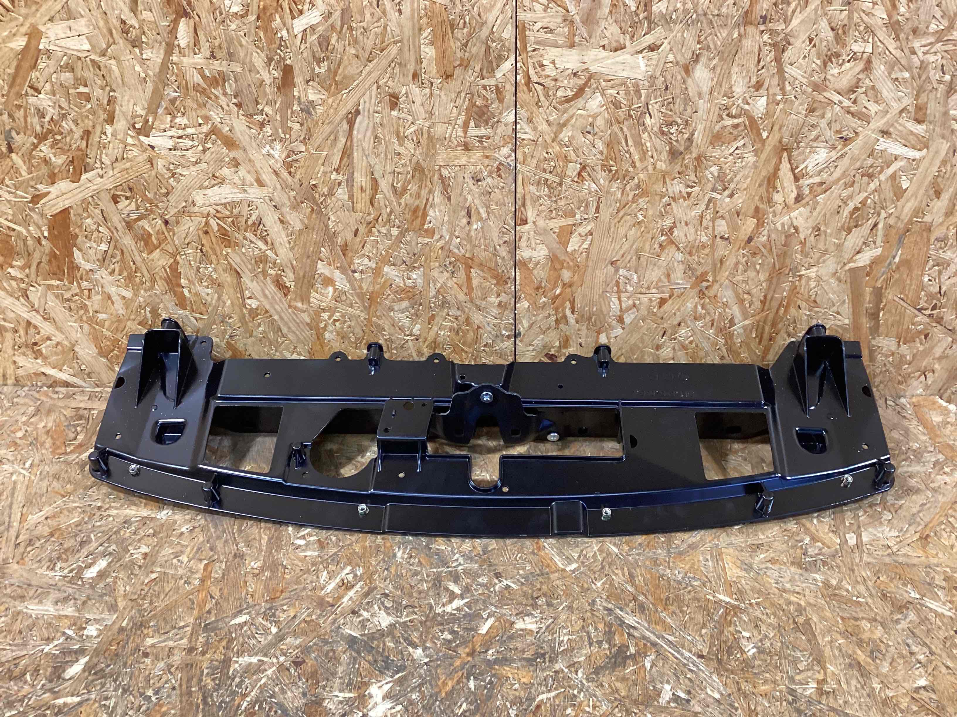 Передняя панель крепления облицовки (телевизор) Porsche Taycan 160326-118