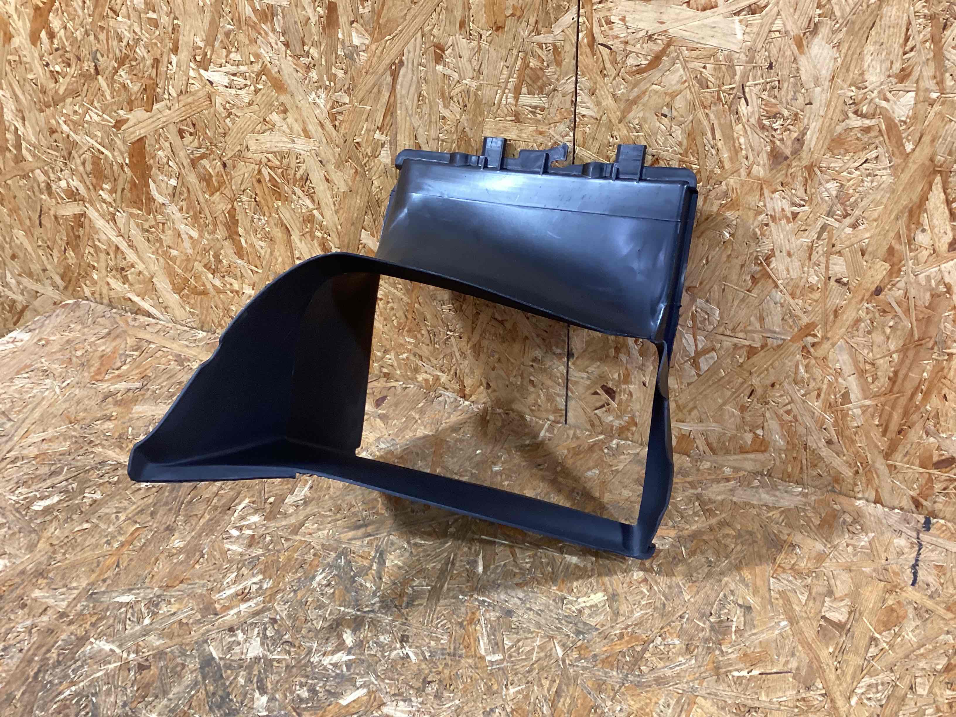 Воздуховод Porsche Macan 160326-122