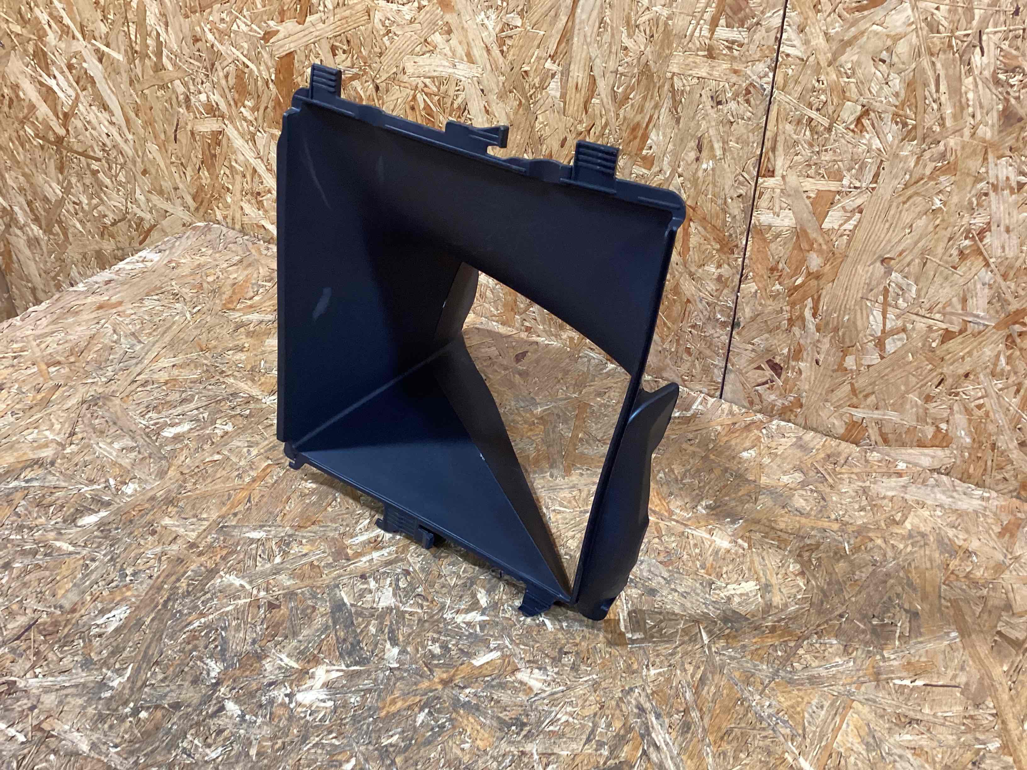 Воздуховод Porsche Macan 160326-124